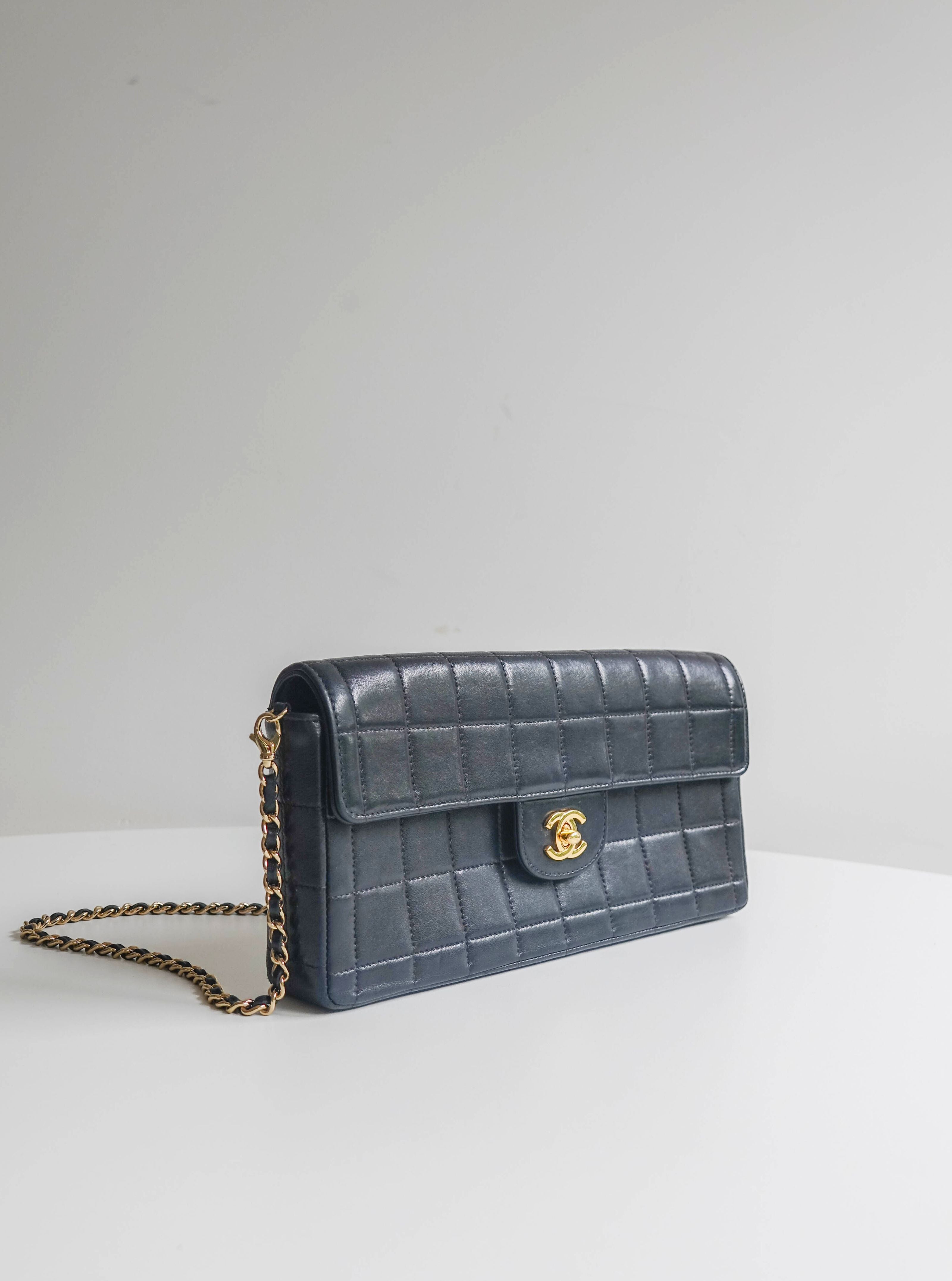Chanel Chocolate Bar Noir – Sac à main Lola Collective