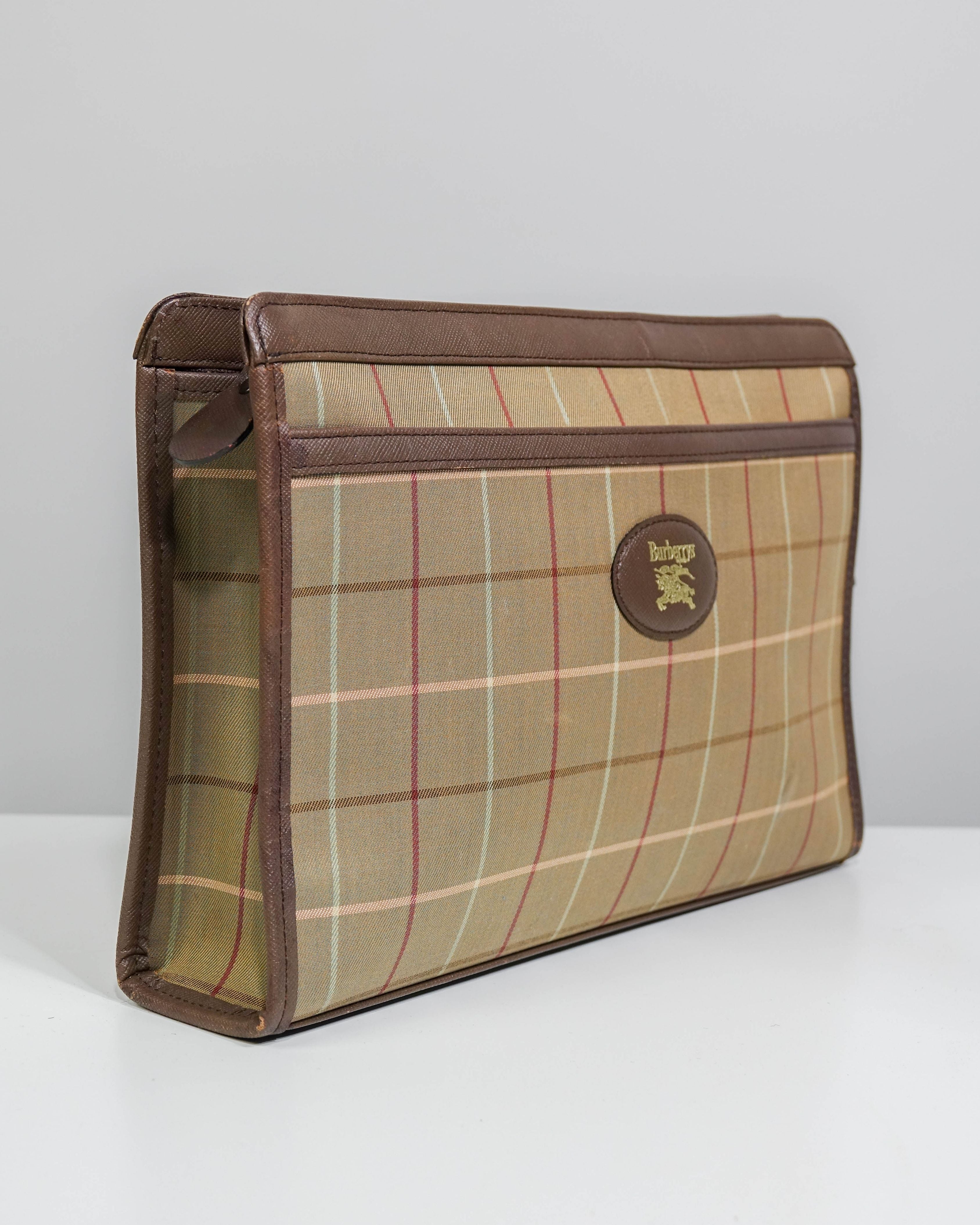 Pochette trousse de toilette en toile à carreaux Burberry Lola Collective