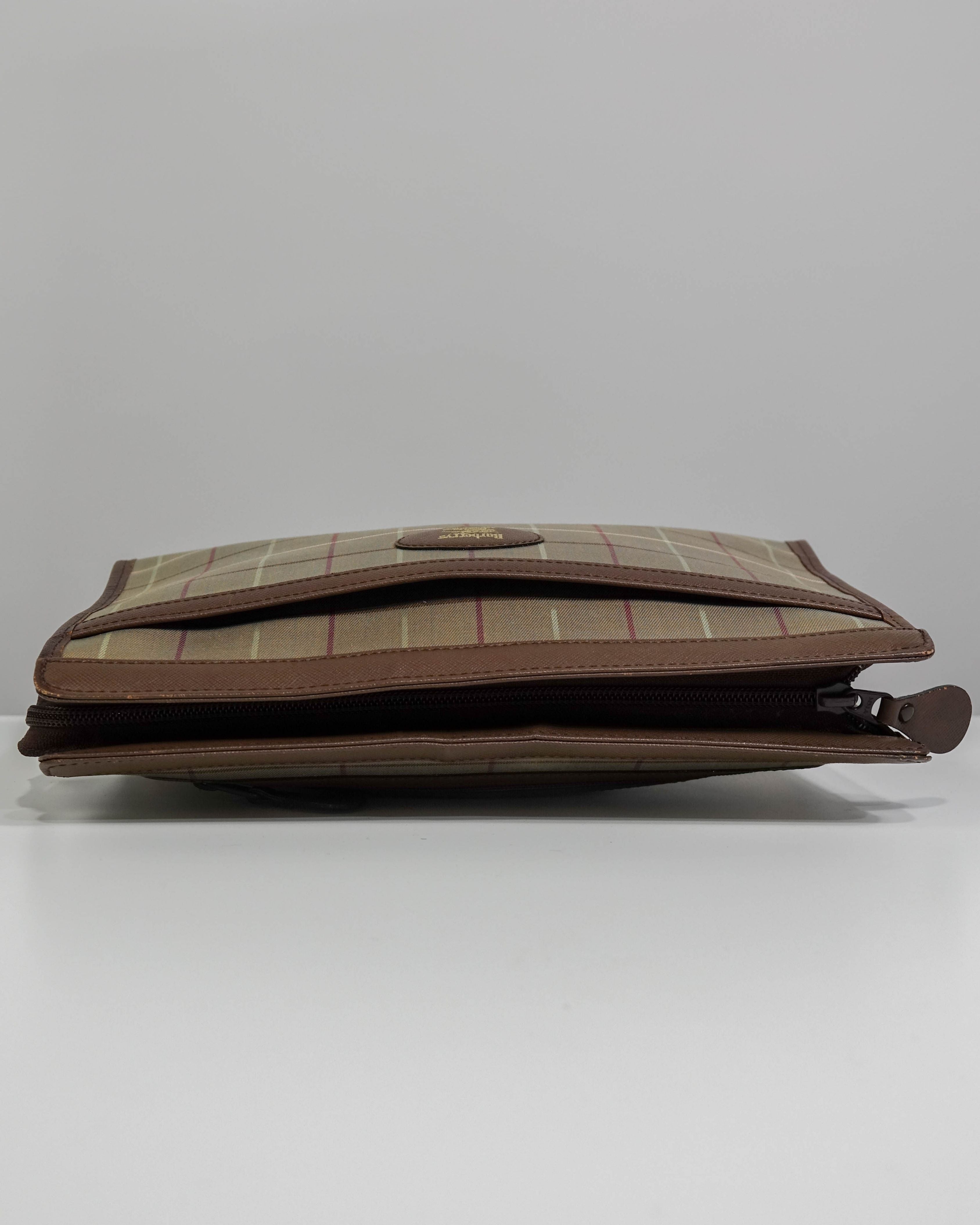 Pochette trousse de toilette en toile à carreaux Burberry Lola Collective