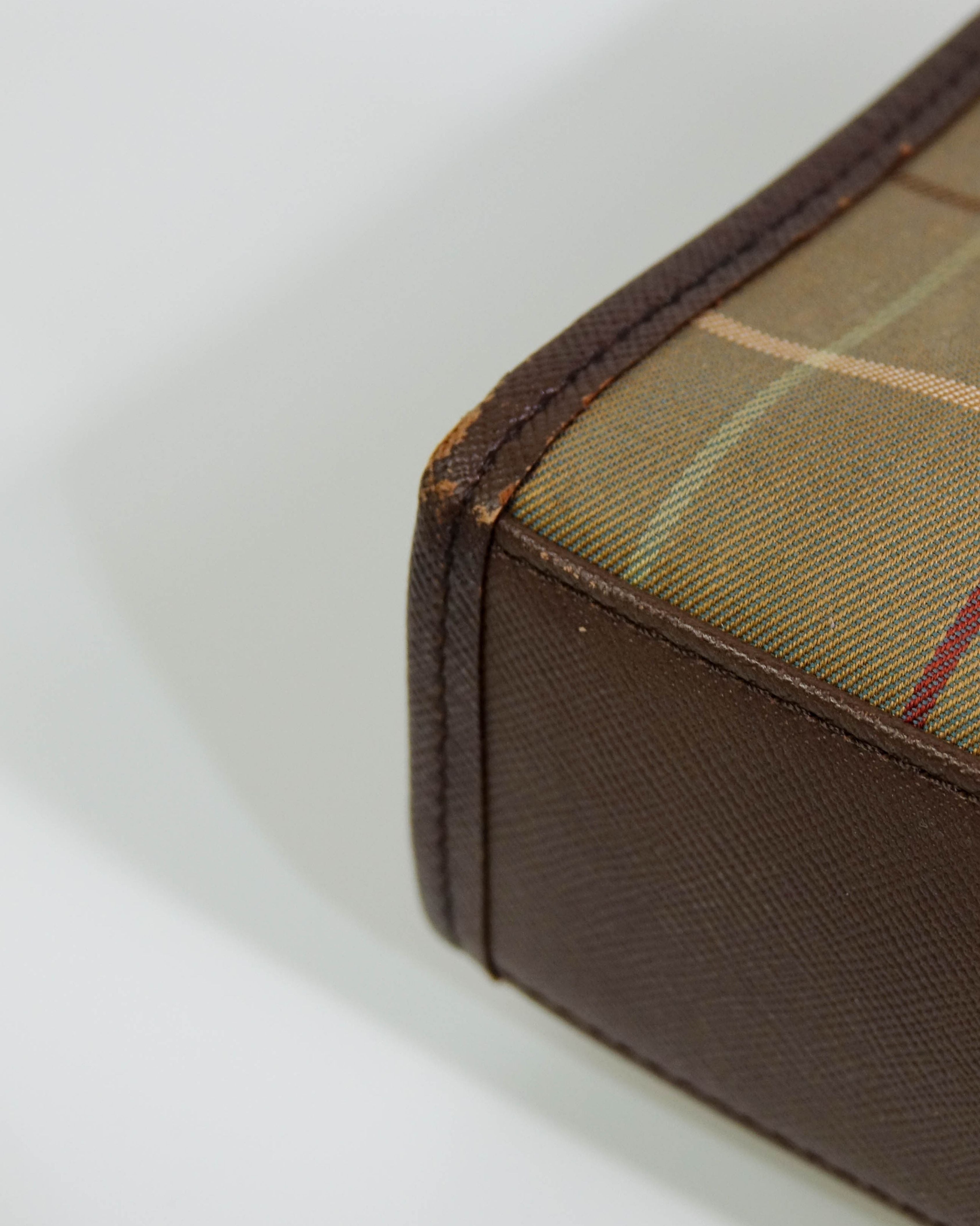 Pochette trousse de toilette en toile à carreaux Burberry Lola Collective