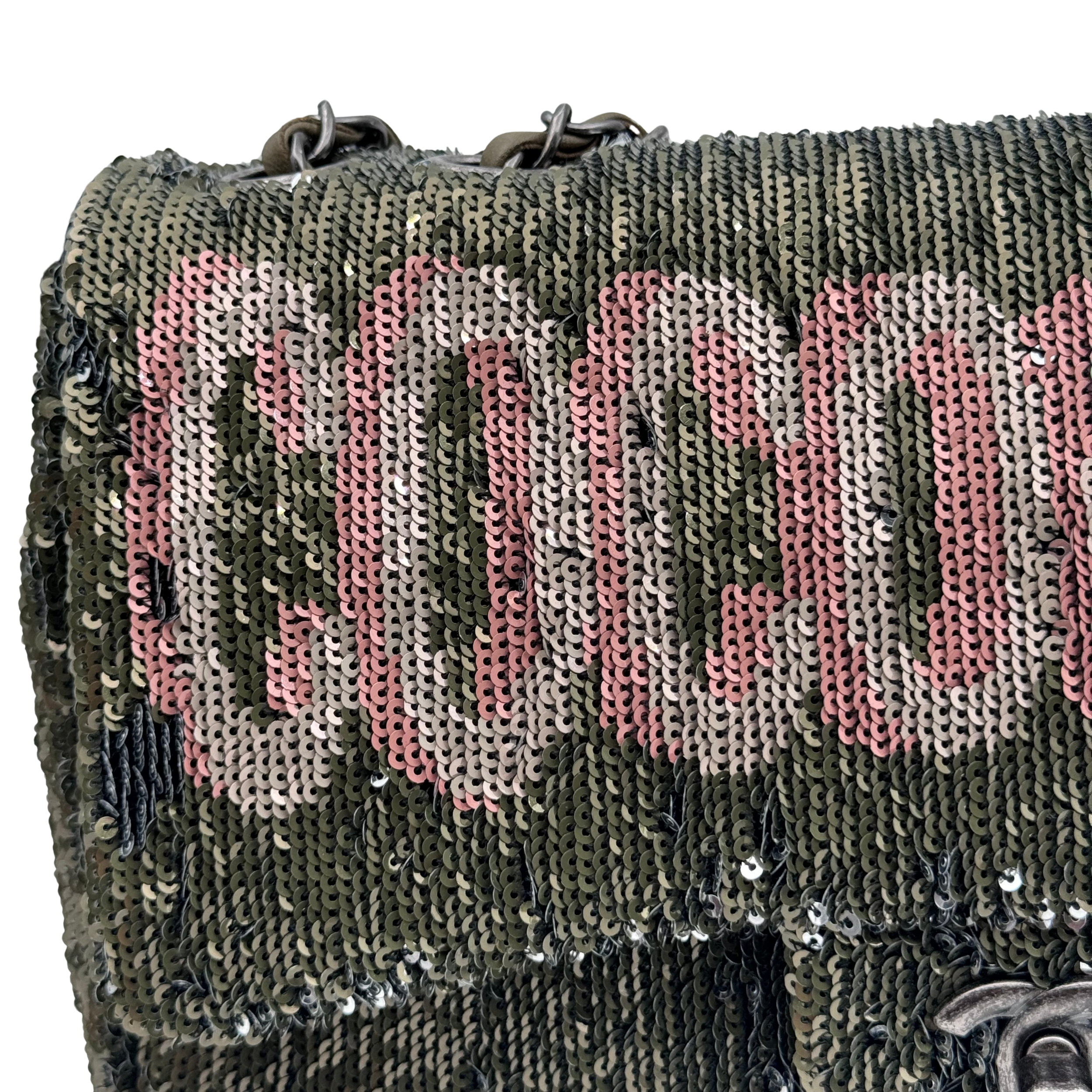 CLASSIC TIMELESS SEQUIN COCO CUBA MEDIUM SINGLE FLAP - CHANEL Lola Collective