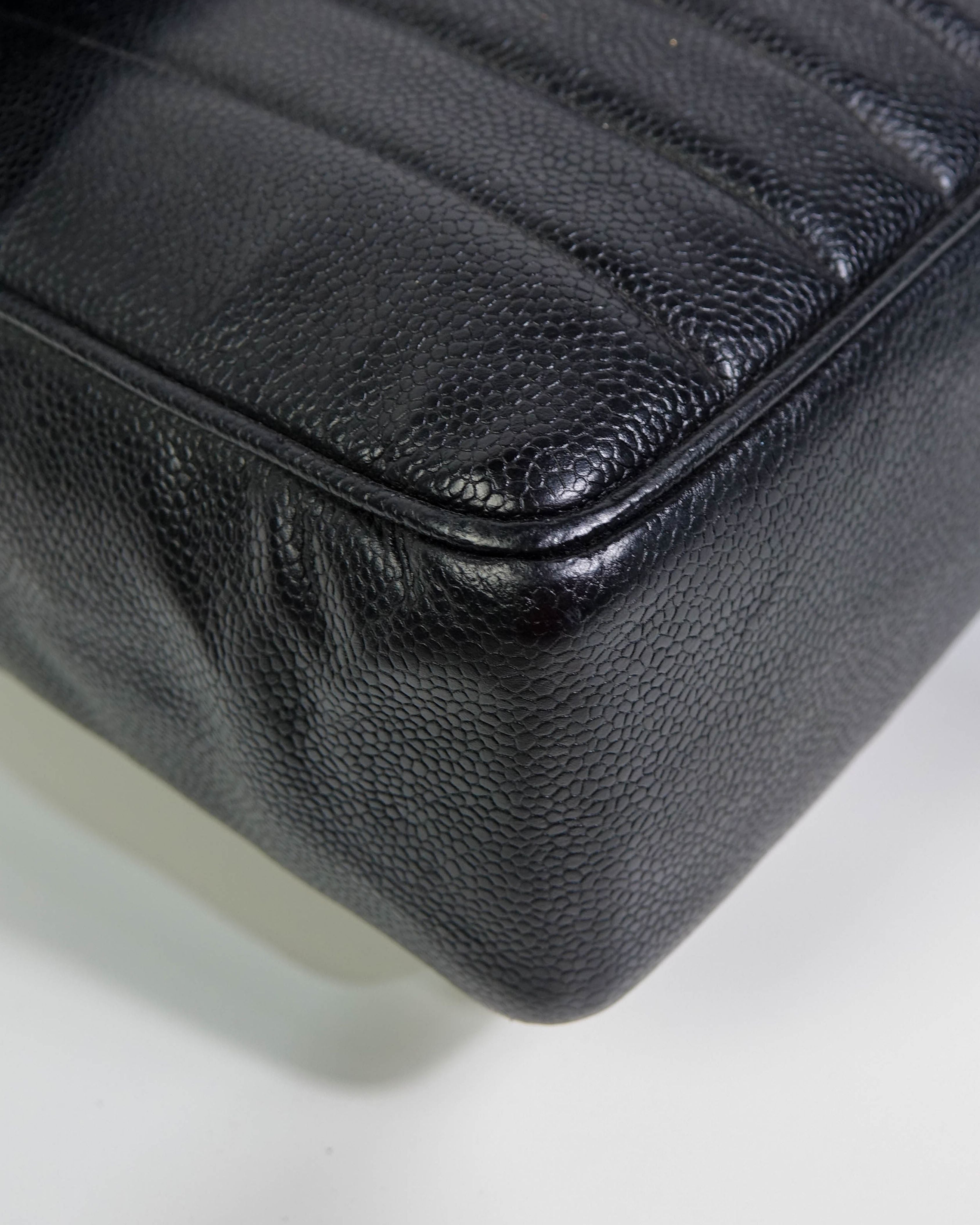 Sac Classic Timeless Jumbo en cuir caviar Chanel - Noir Lola Collective