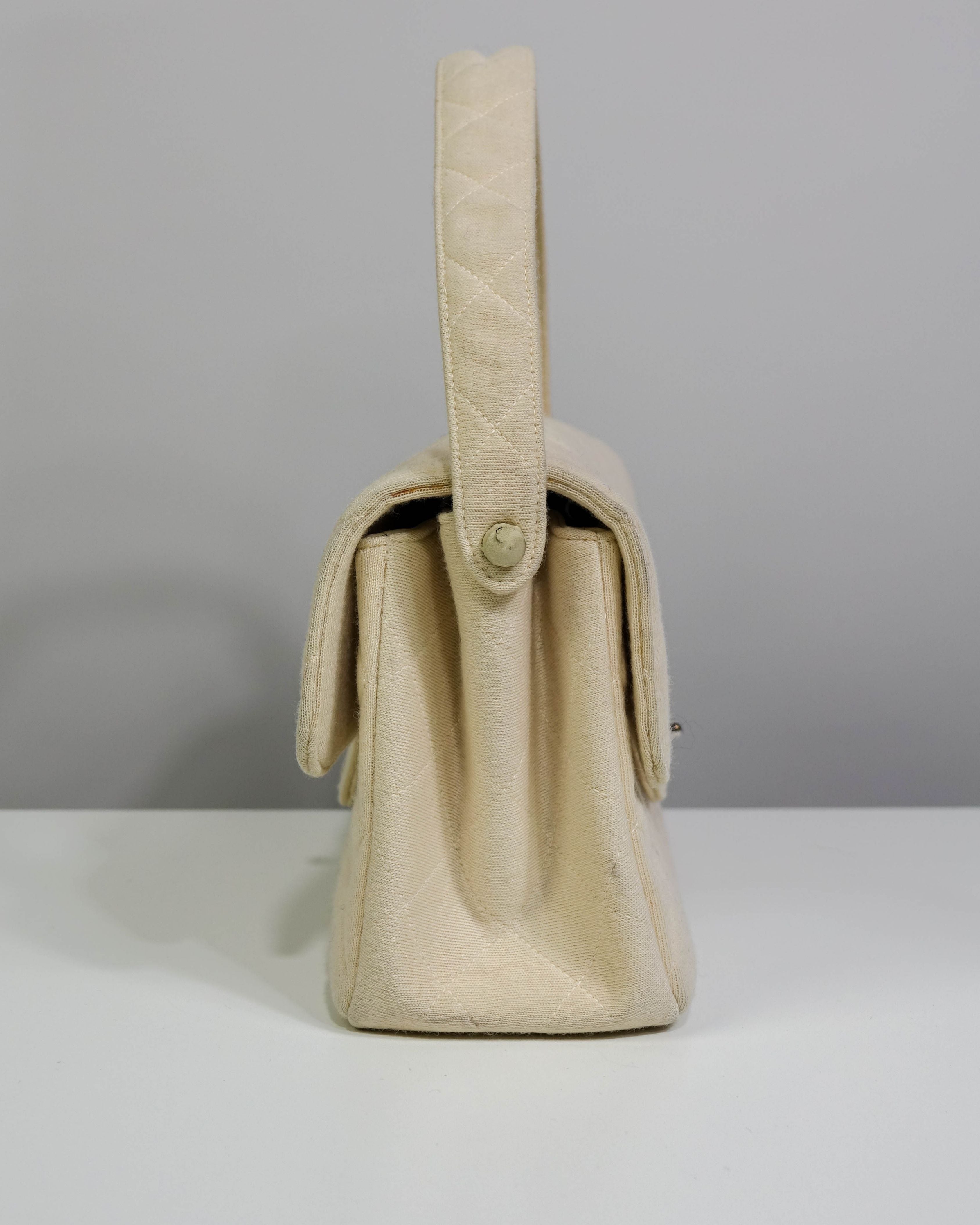 Sac Classic timeless Double Face en tissu Chanel - beige Lola Collective