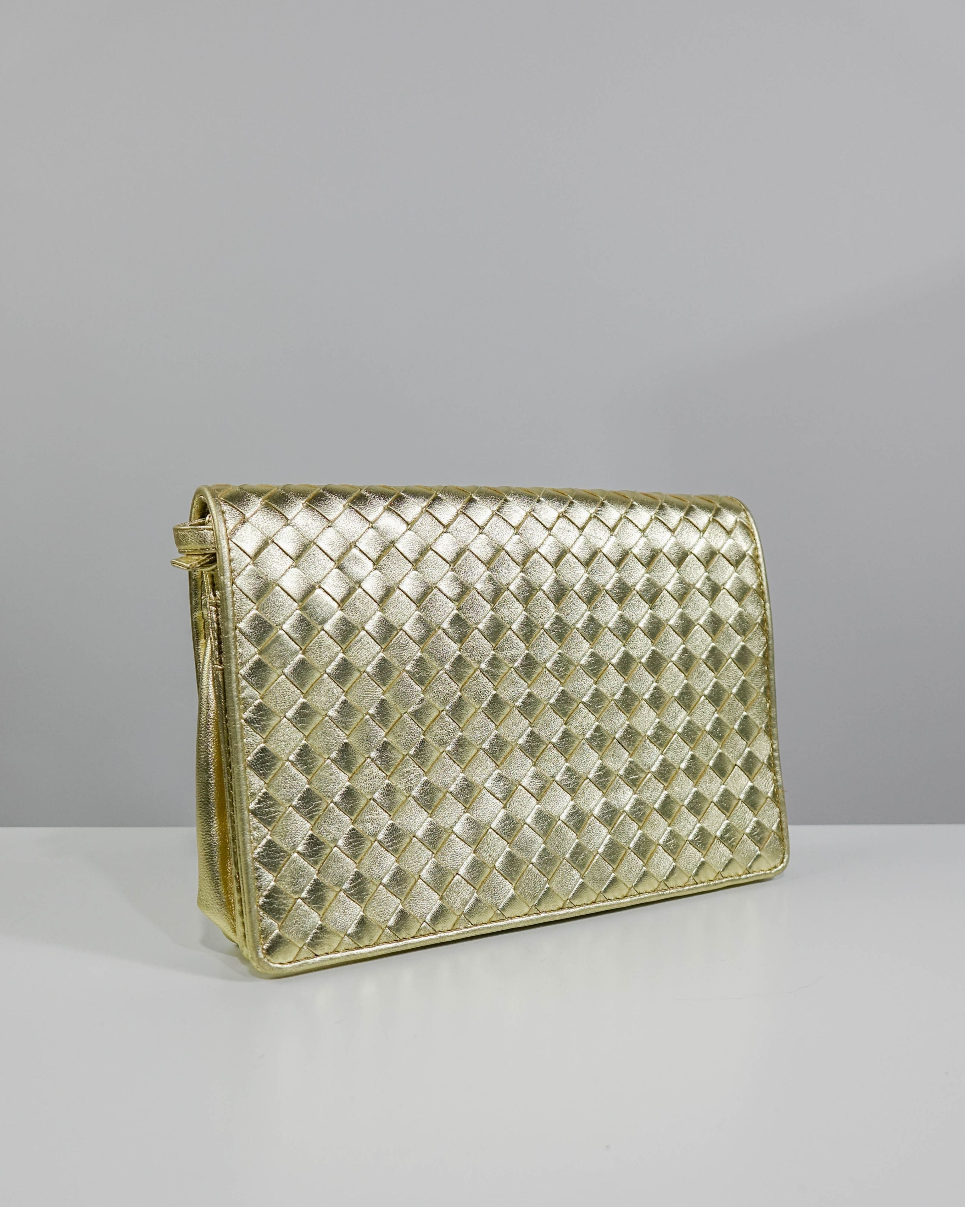 Sac pochette Bottega Veneta cuir intrecciato - or Lola Collective
