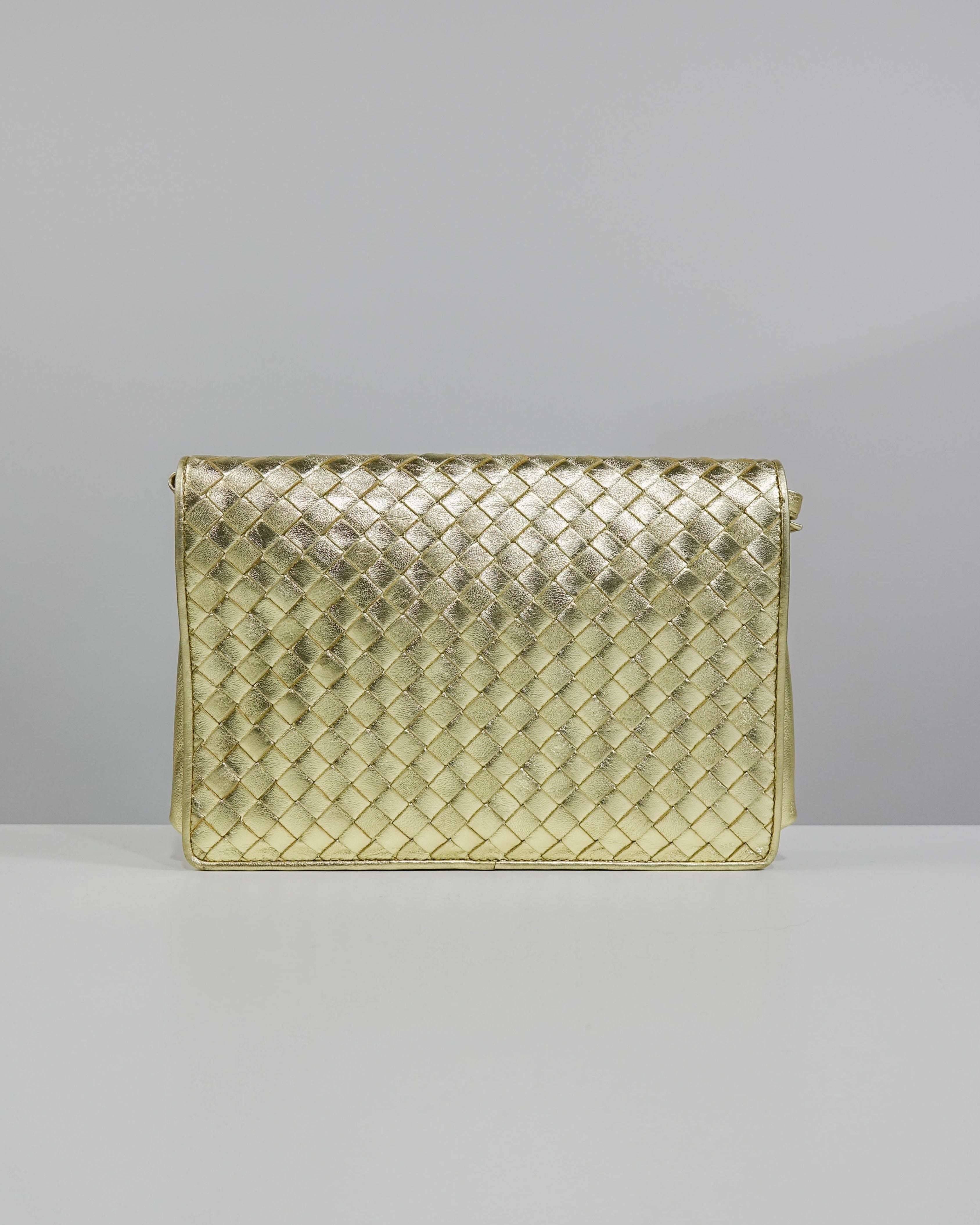 Sac pochette Bottega Veneta cuir intrecciato - or Lola Collective