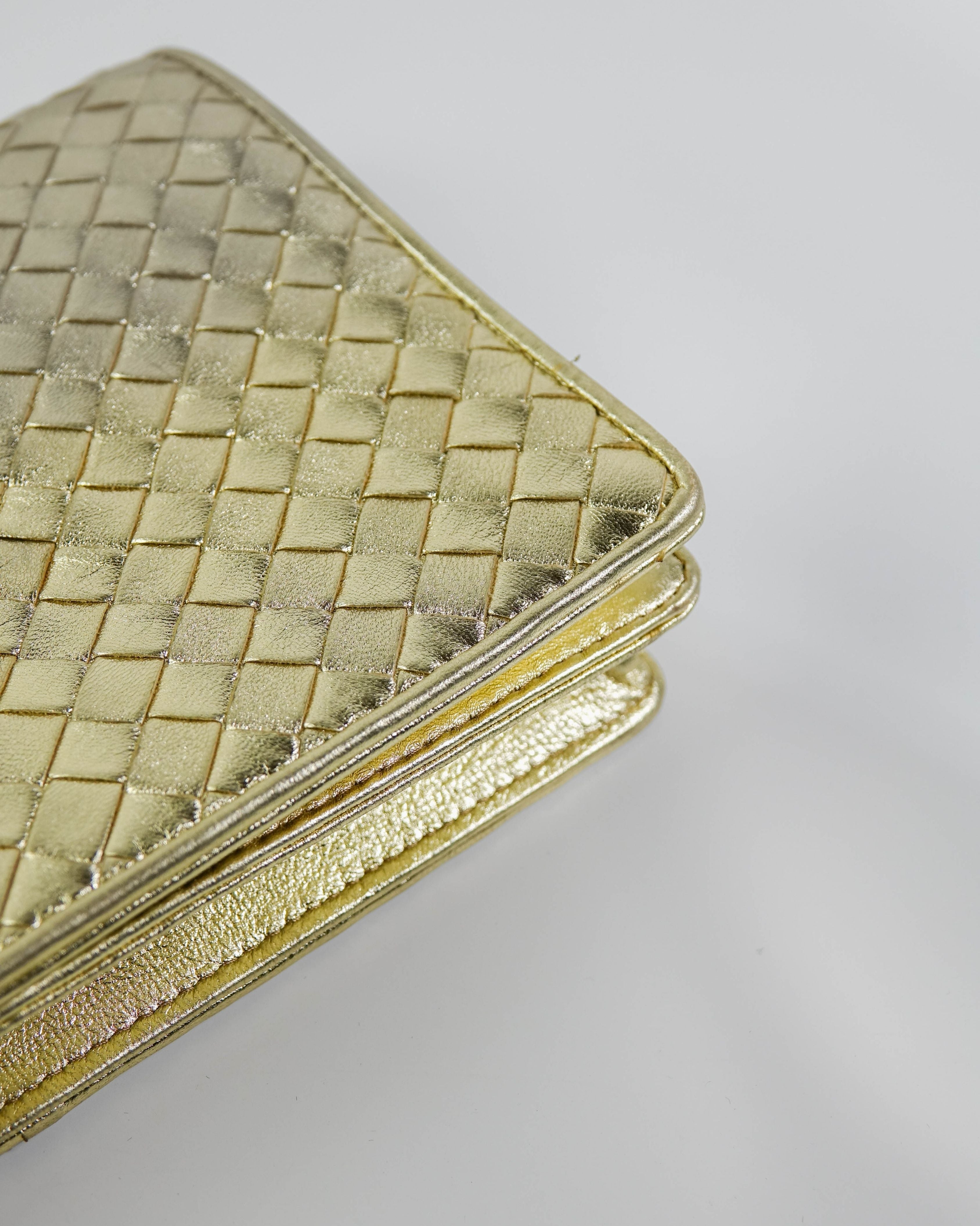 Sac pochette Bottega Veneta cuir intrecciato - or Lola Collective