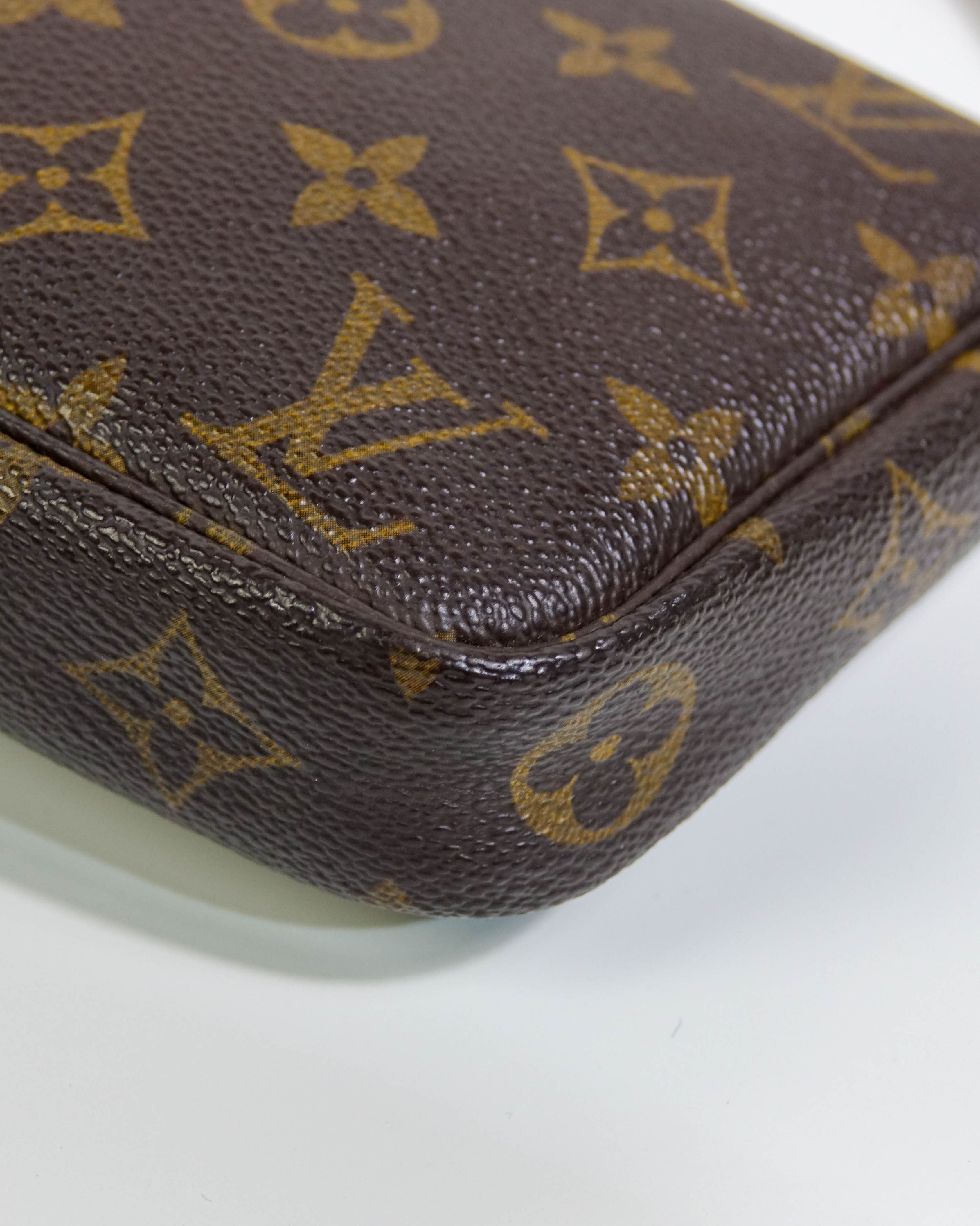 Sac pochette Accessoire Louis Vuitton toile Monogram Lola Collective