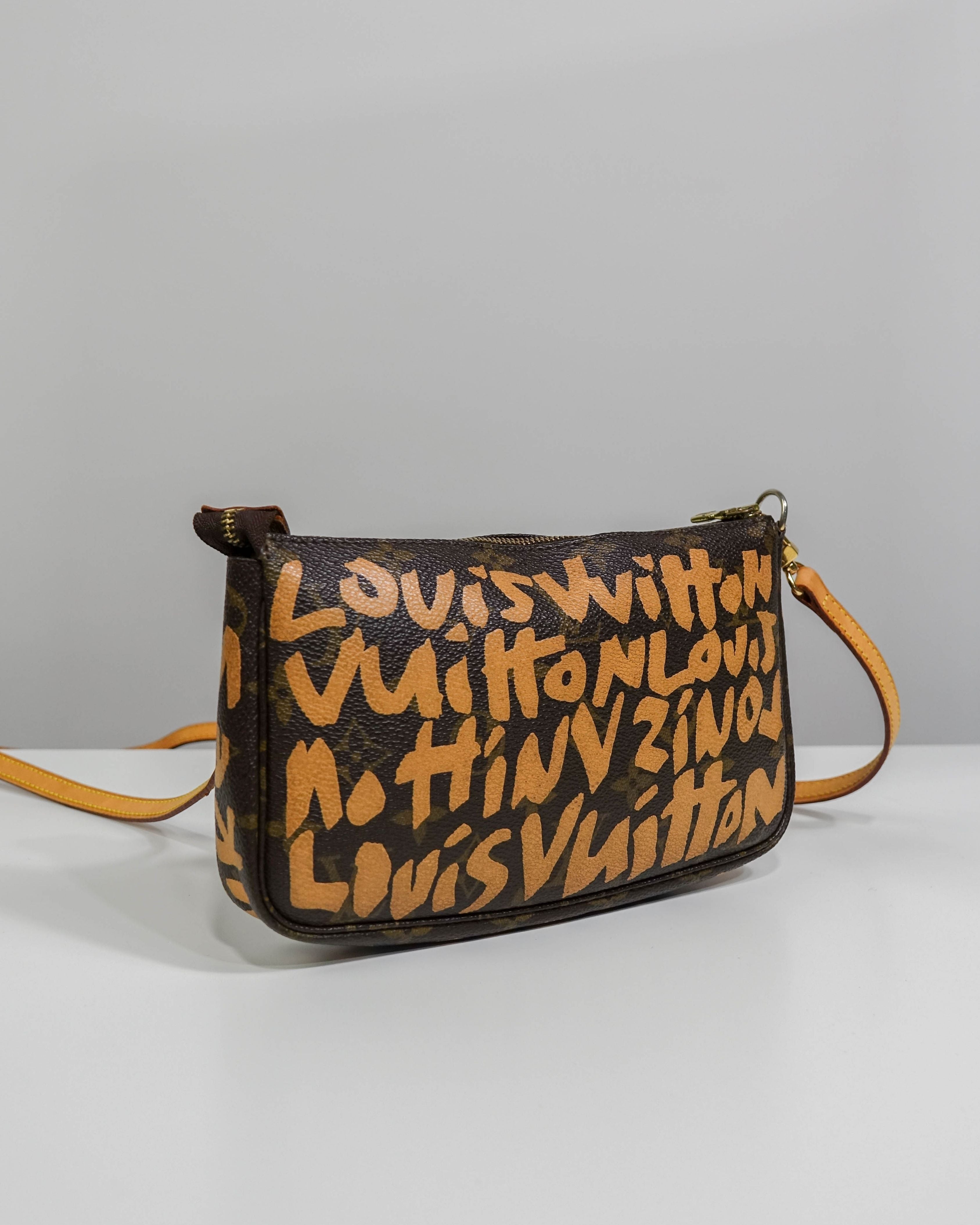Pochette Accessoires Louis Vuitton Monogram Graffiti Orange – Stephen Sprouse Lola Collective