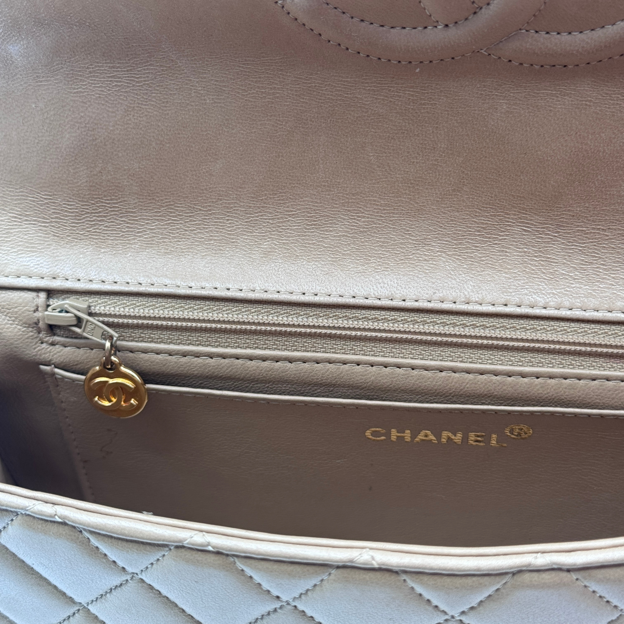 CLASSIC TIMELESS MEDIUM SHOULDER - CHANEL Lola Collective