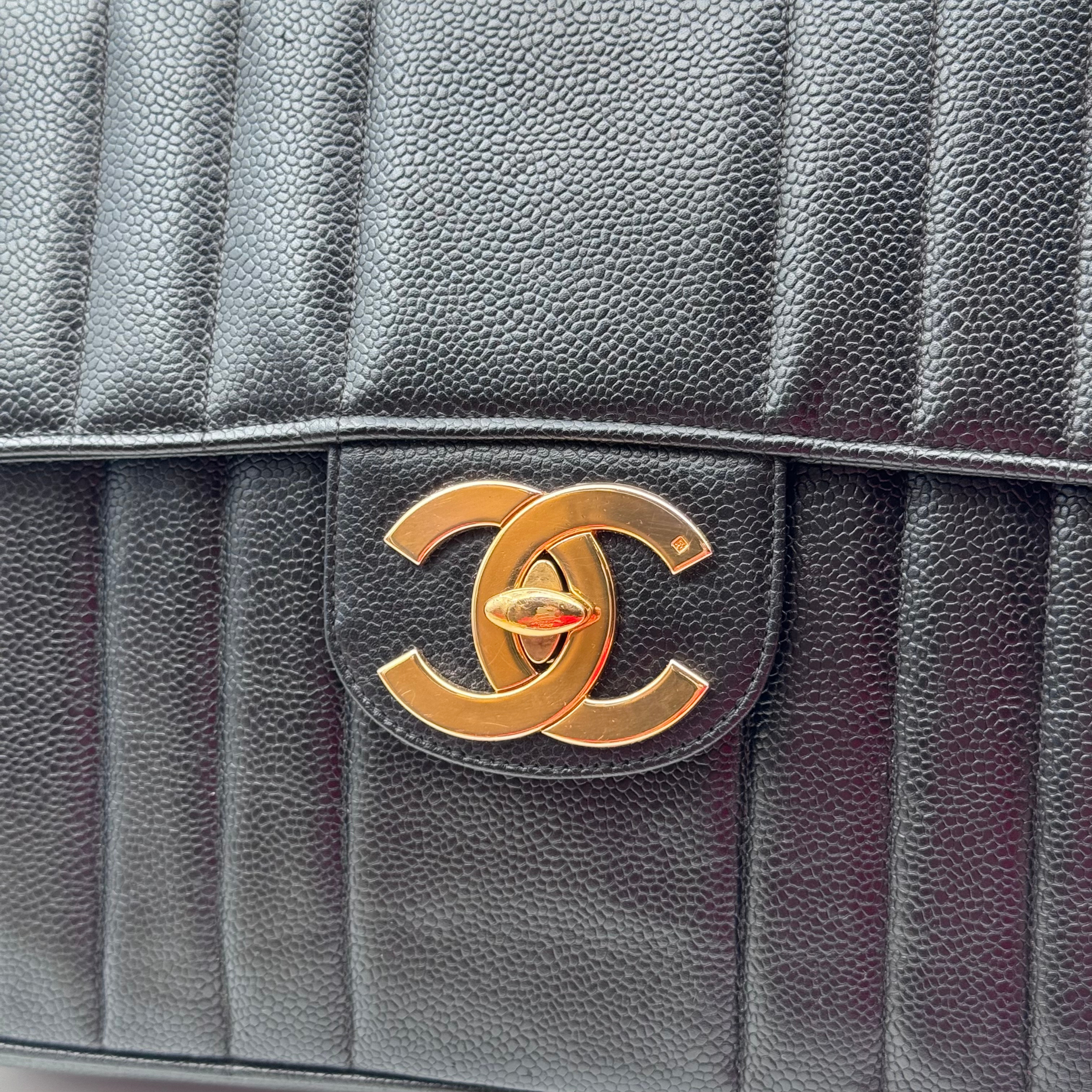 CLASSIC TIMELESS JUMBO - CHANEL Lola Collective