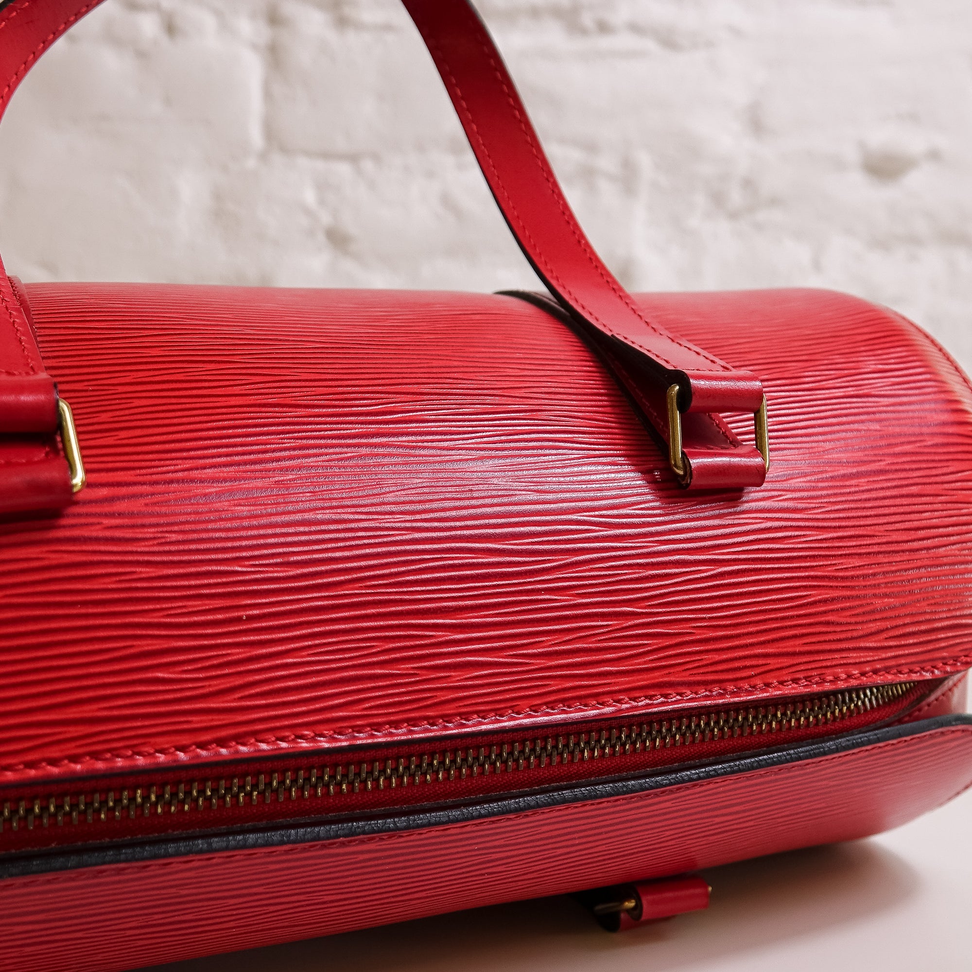 Louis Vuitton Soufflot épi rouge Lola Collective