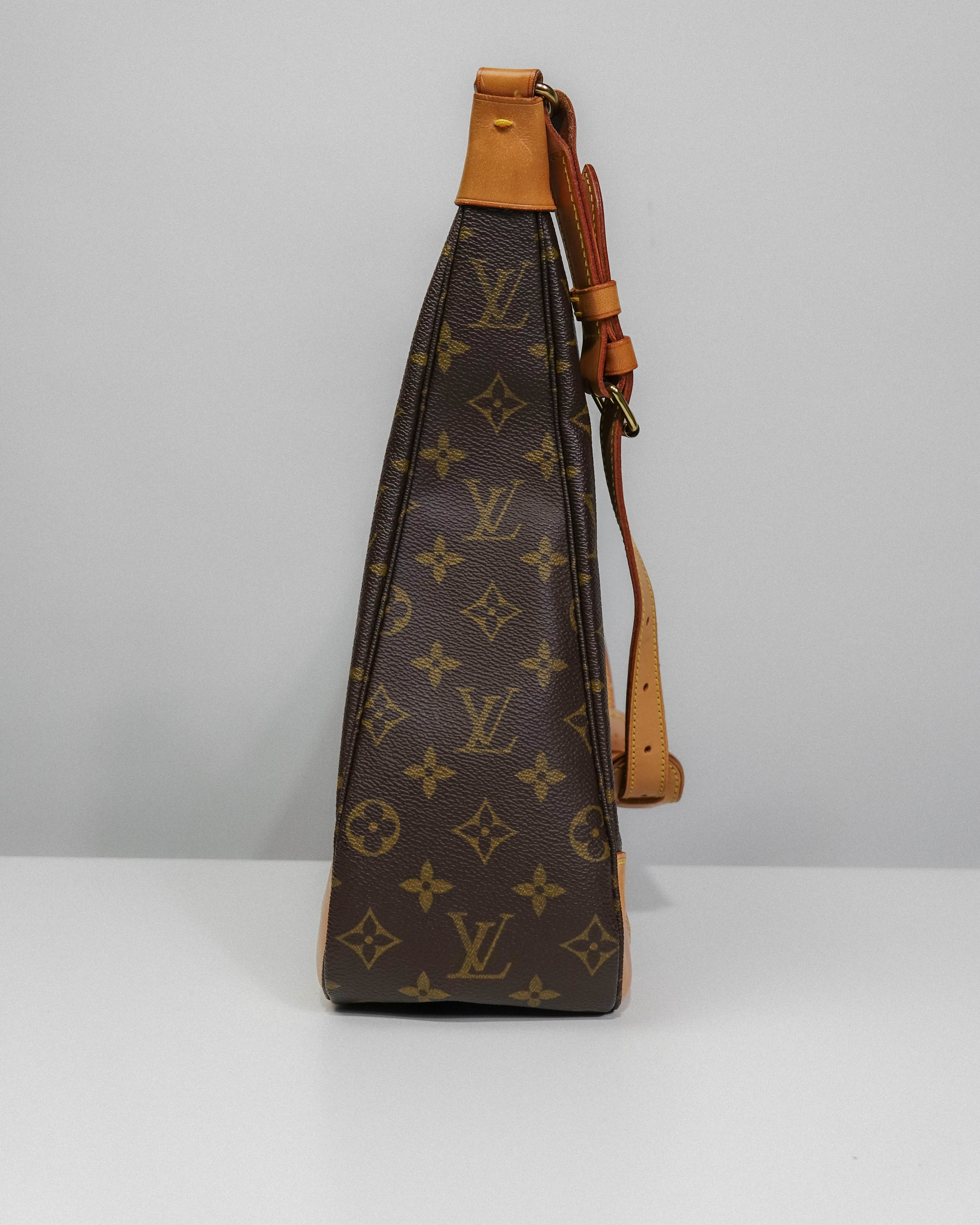 Sac Boulogne 35 Monogram – Louis Vuitton Lola Collective