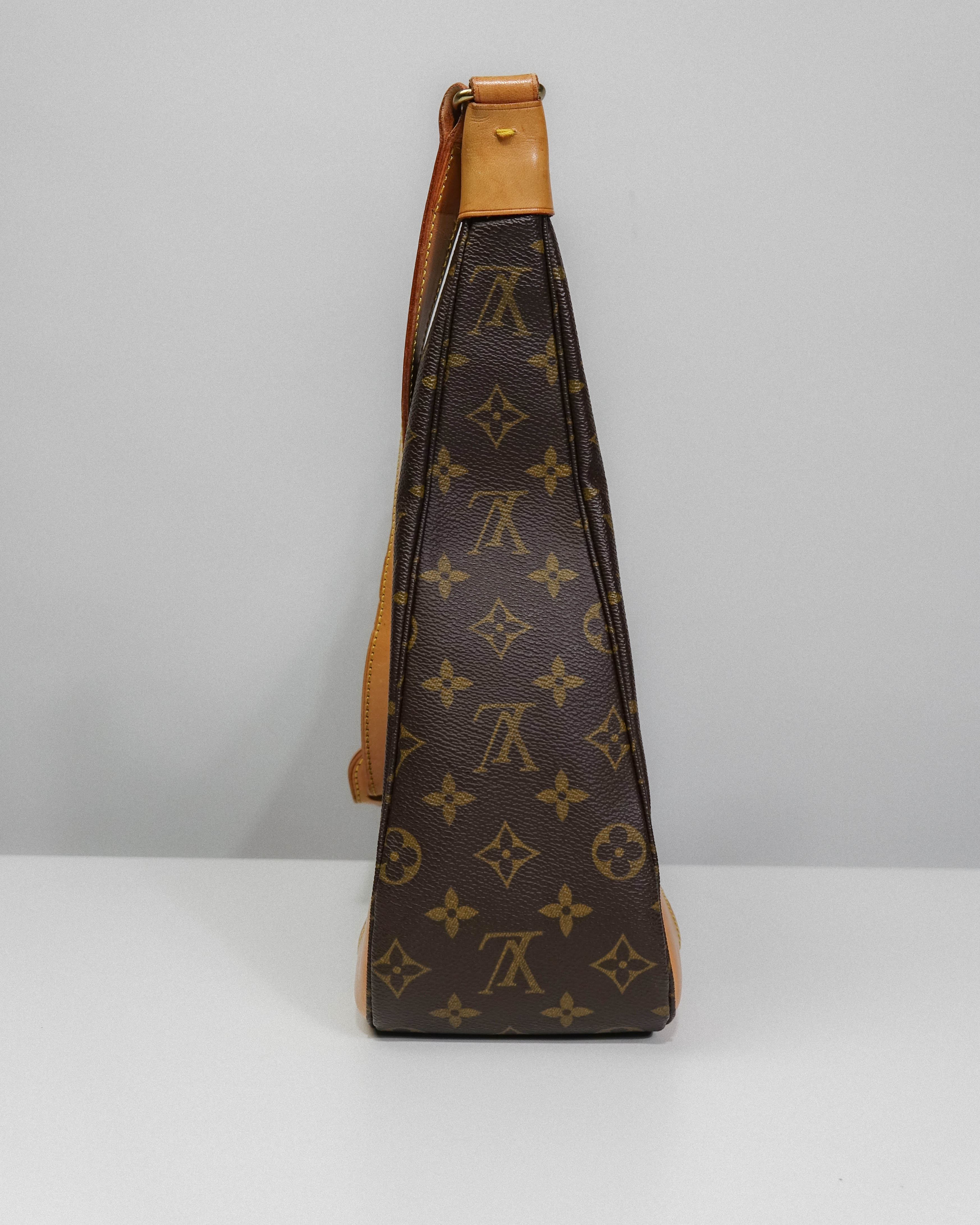 Sac Boulogne 35 Monogram – Louis Vuitton Lola Collective
