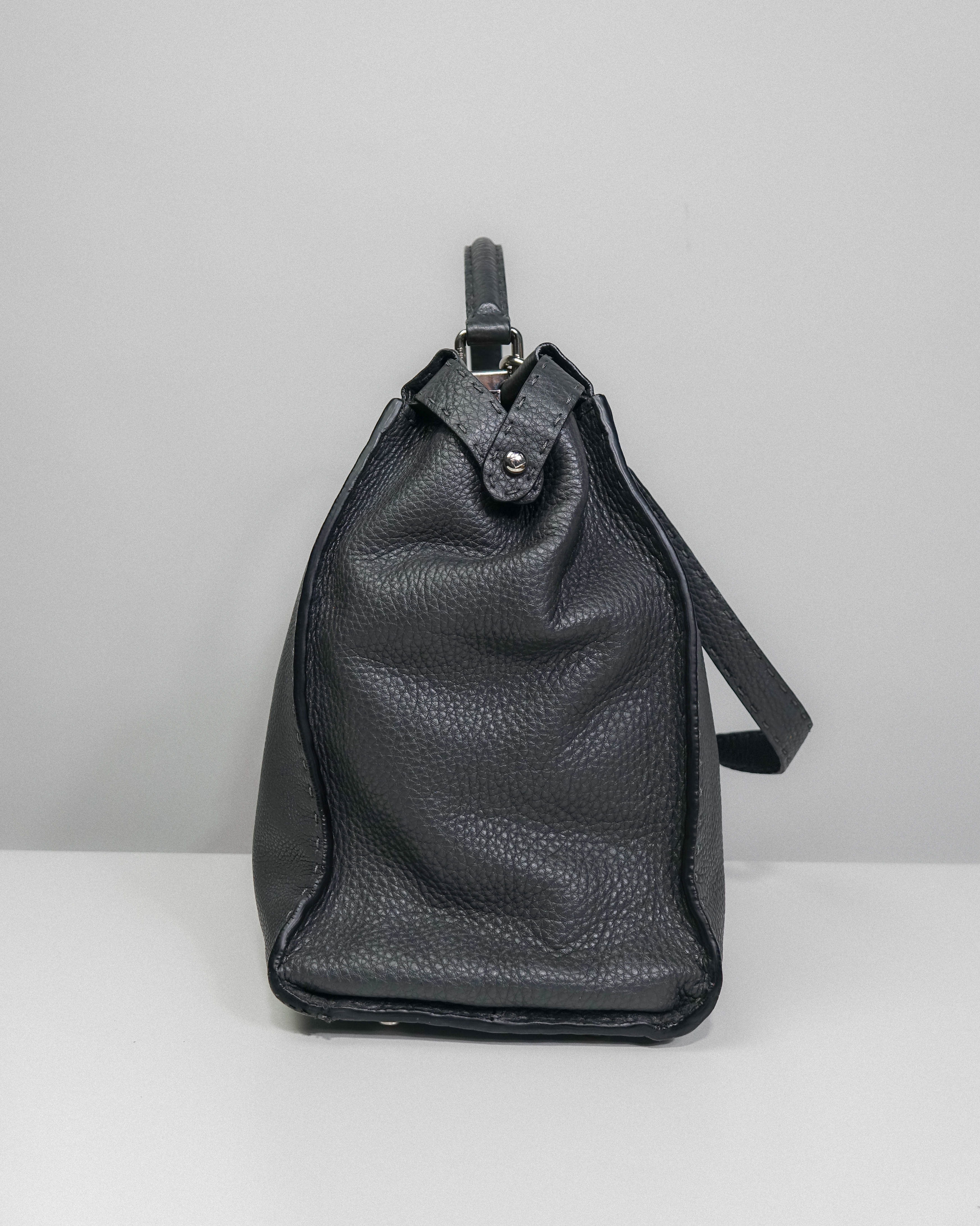 Peekaboo Gris – Fendi Lola Collective