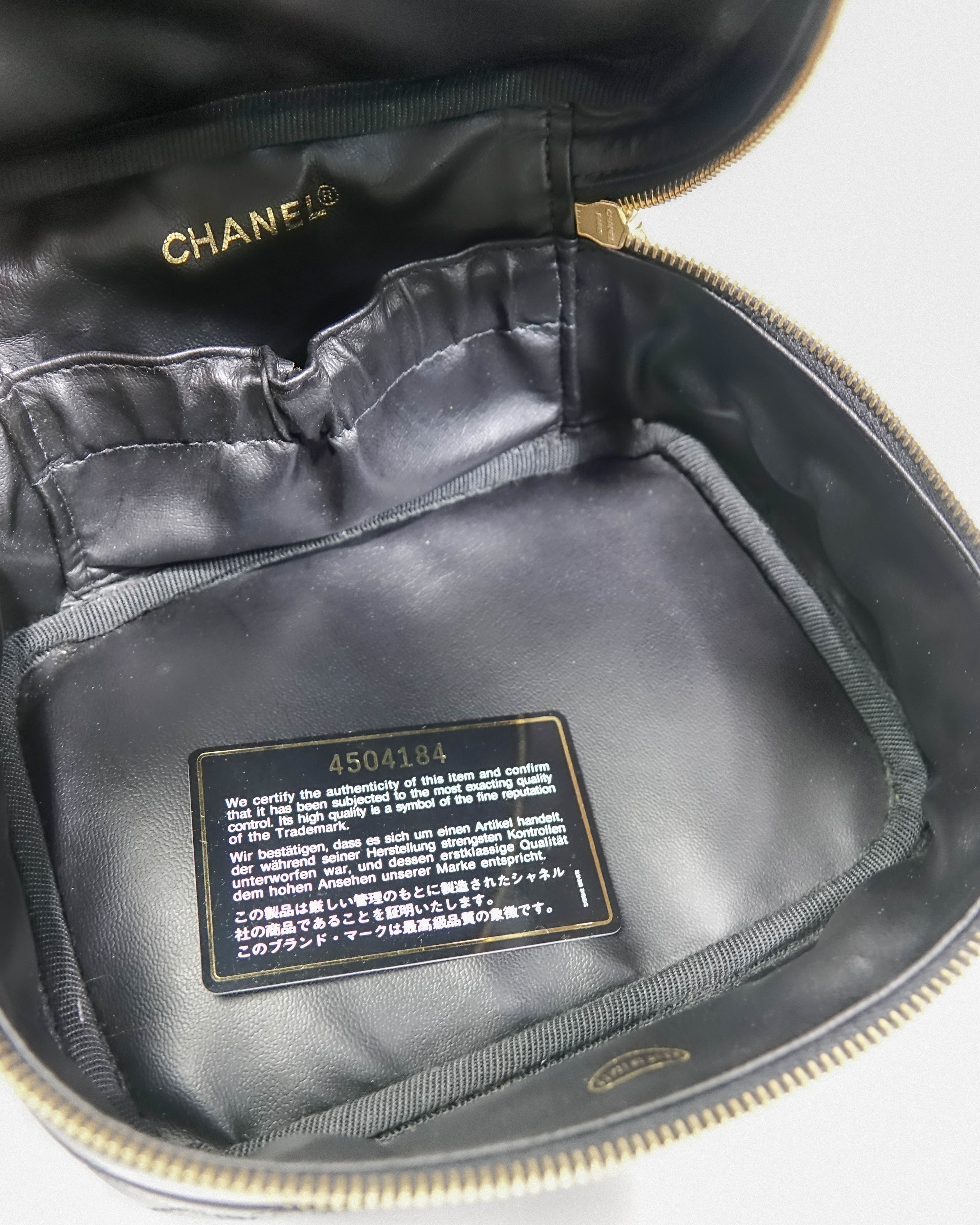 Vanity Agneau Noir – Chanel Lola Collective