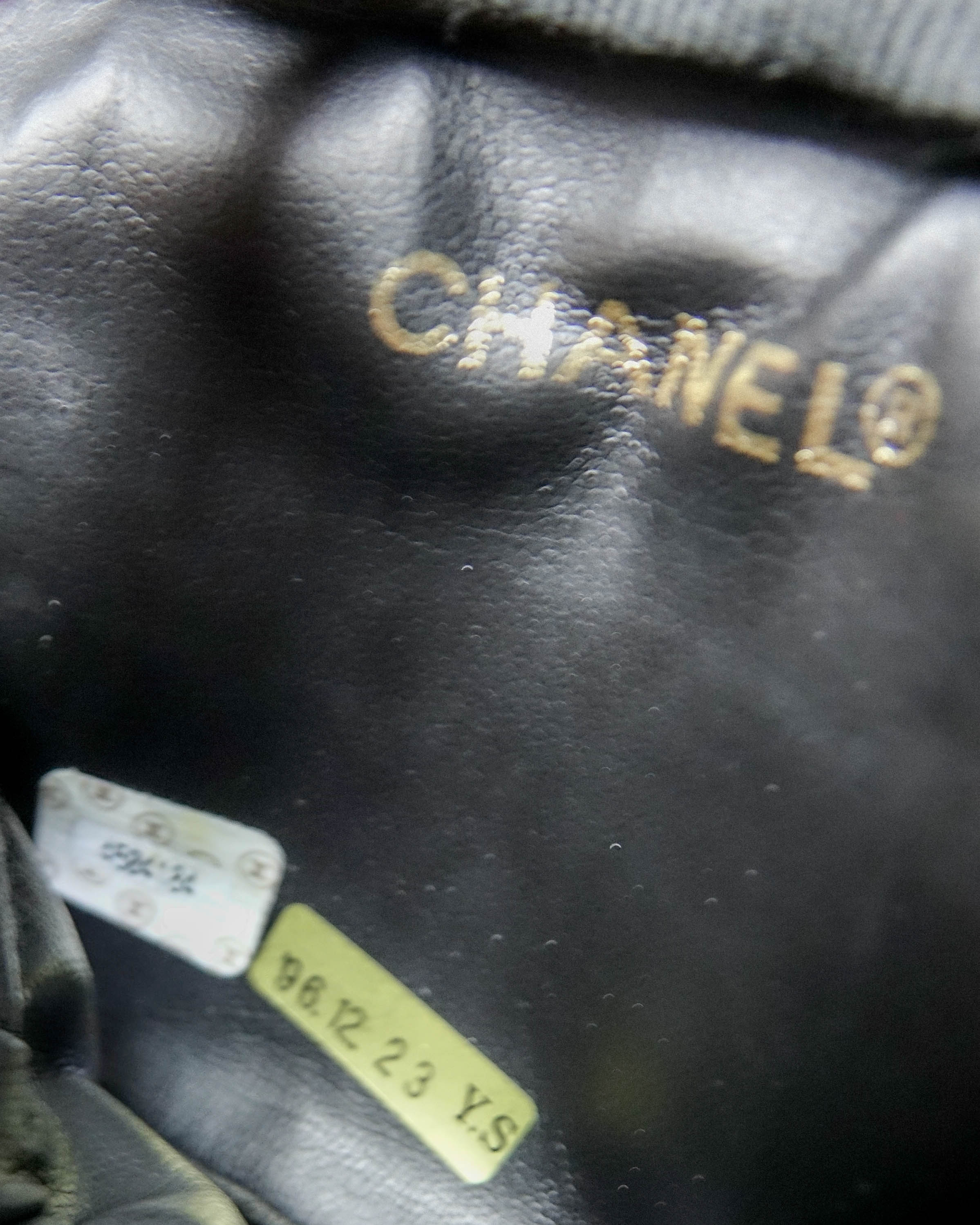 Vanity Agneau Noir – Chanel Lola Collective
