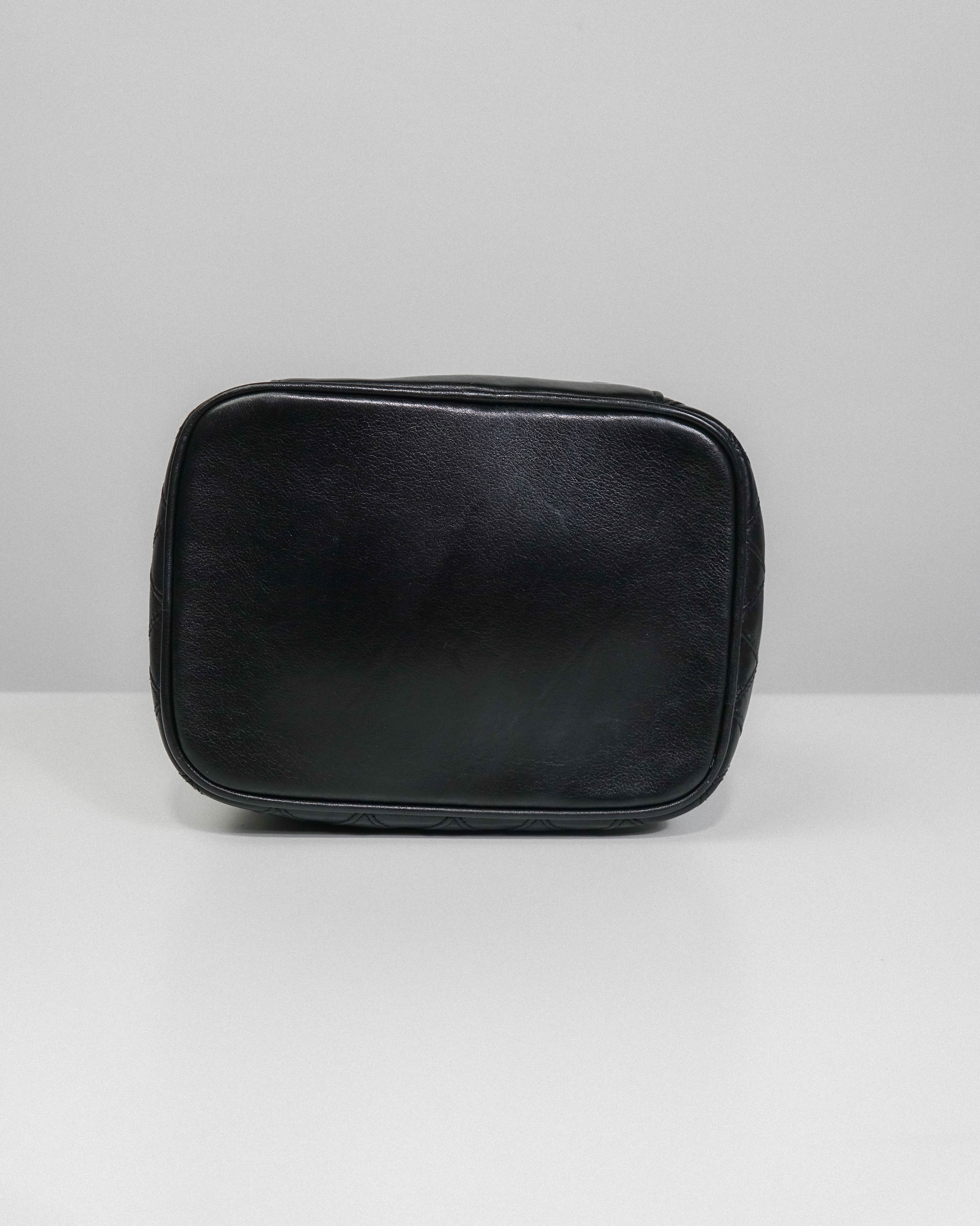 Vanity Agneau Noir – Chanel Lola Collective