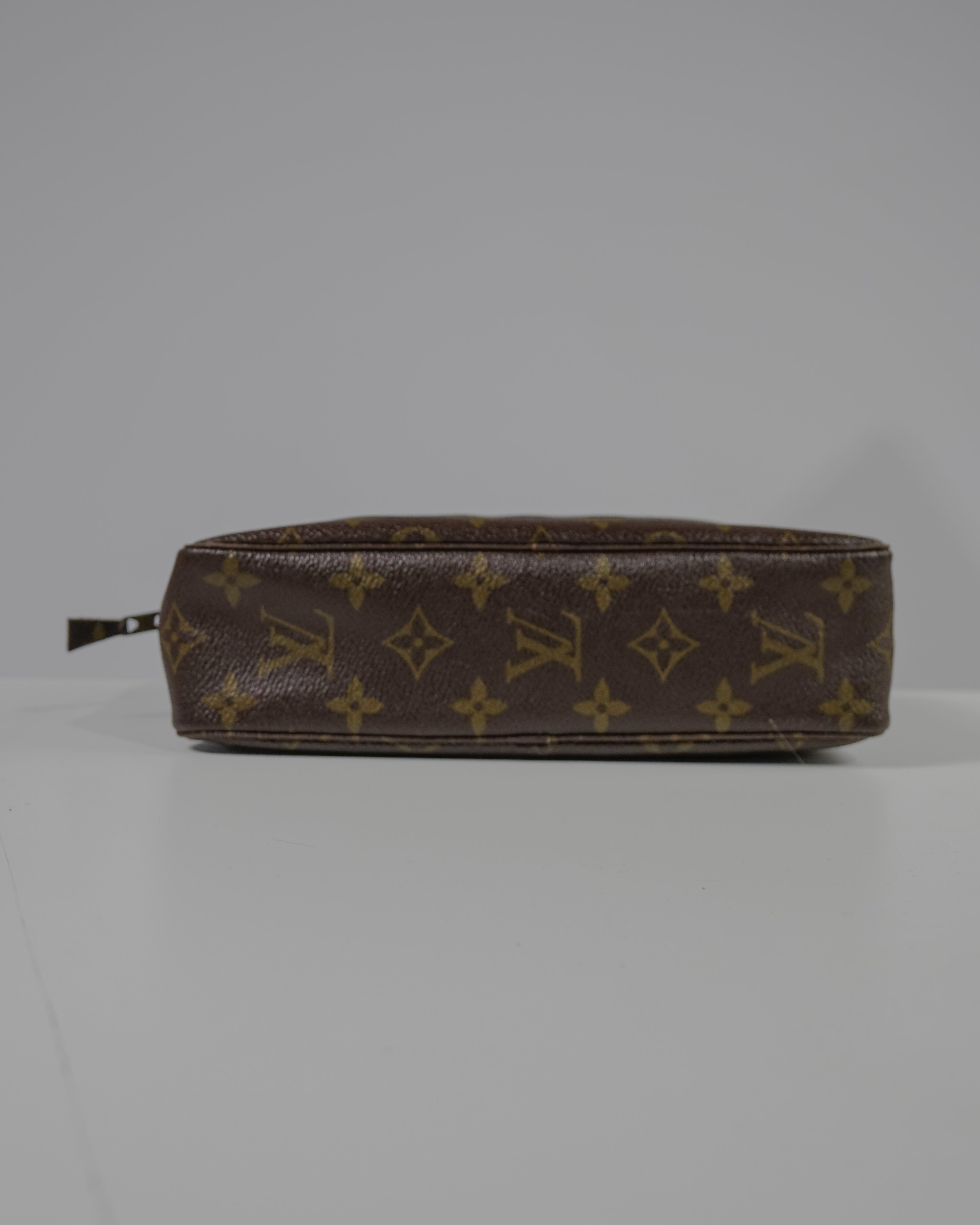 Trousse Toilette 23 Monogram – Louis Vuitton Lola Collective