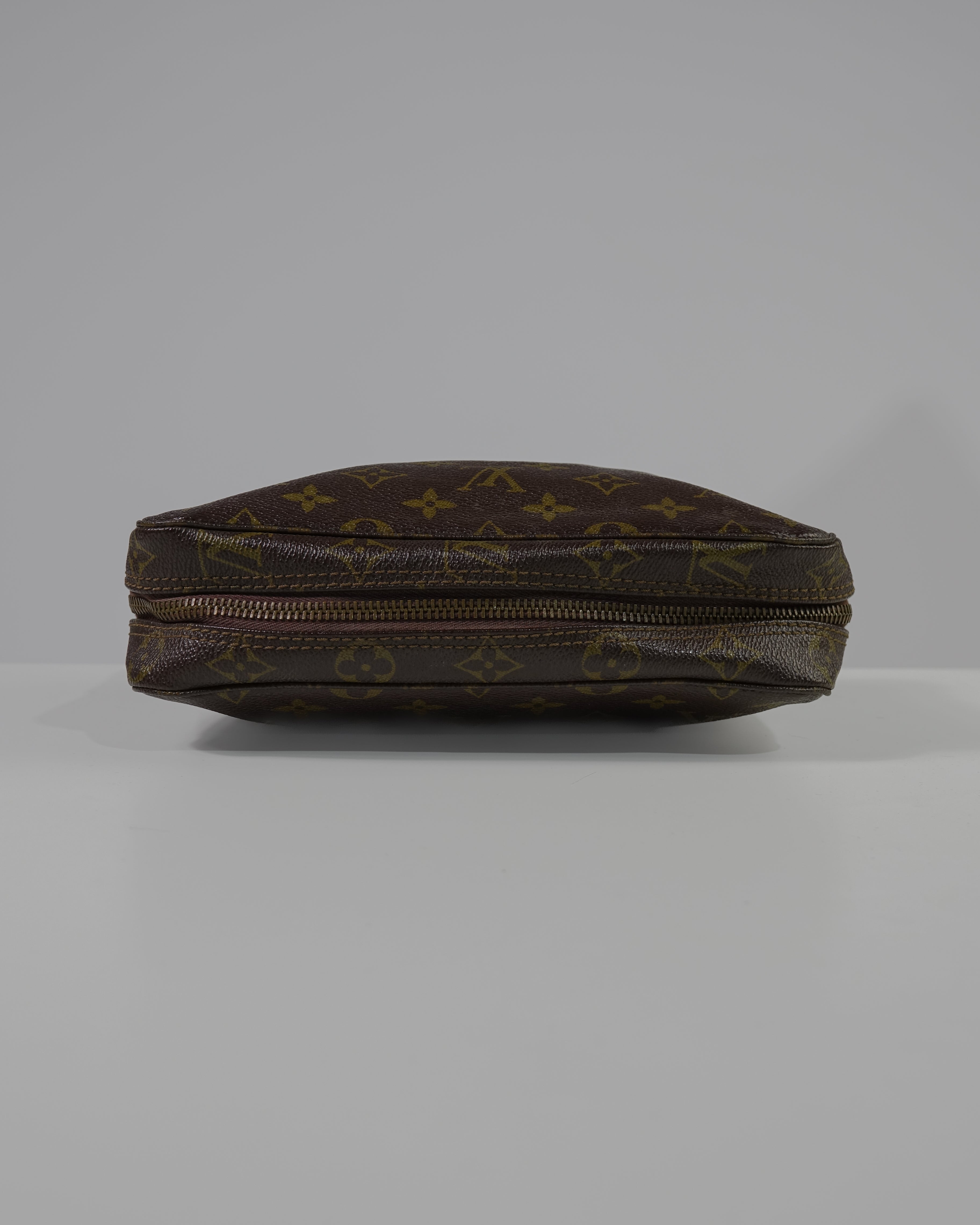 Trousse Toilette 23 Monogram – Louis Vuitton Lola Collective