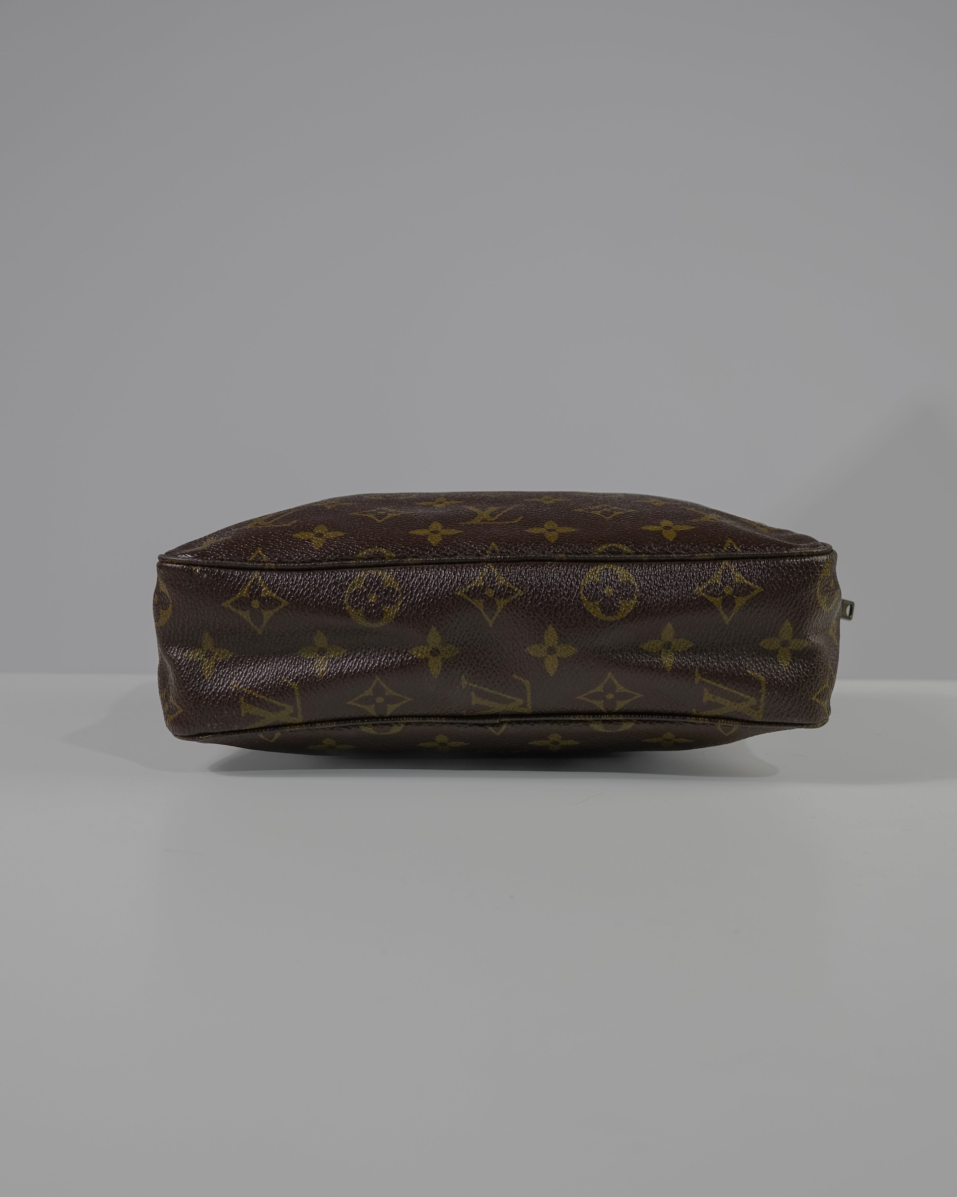 Trousse Toilette 23 Monogram – Louis Vuitton Lola Collective
