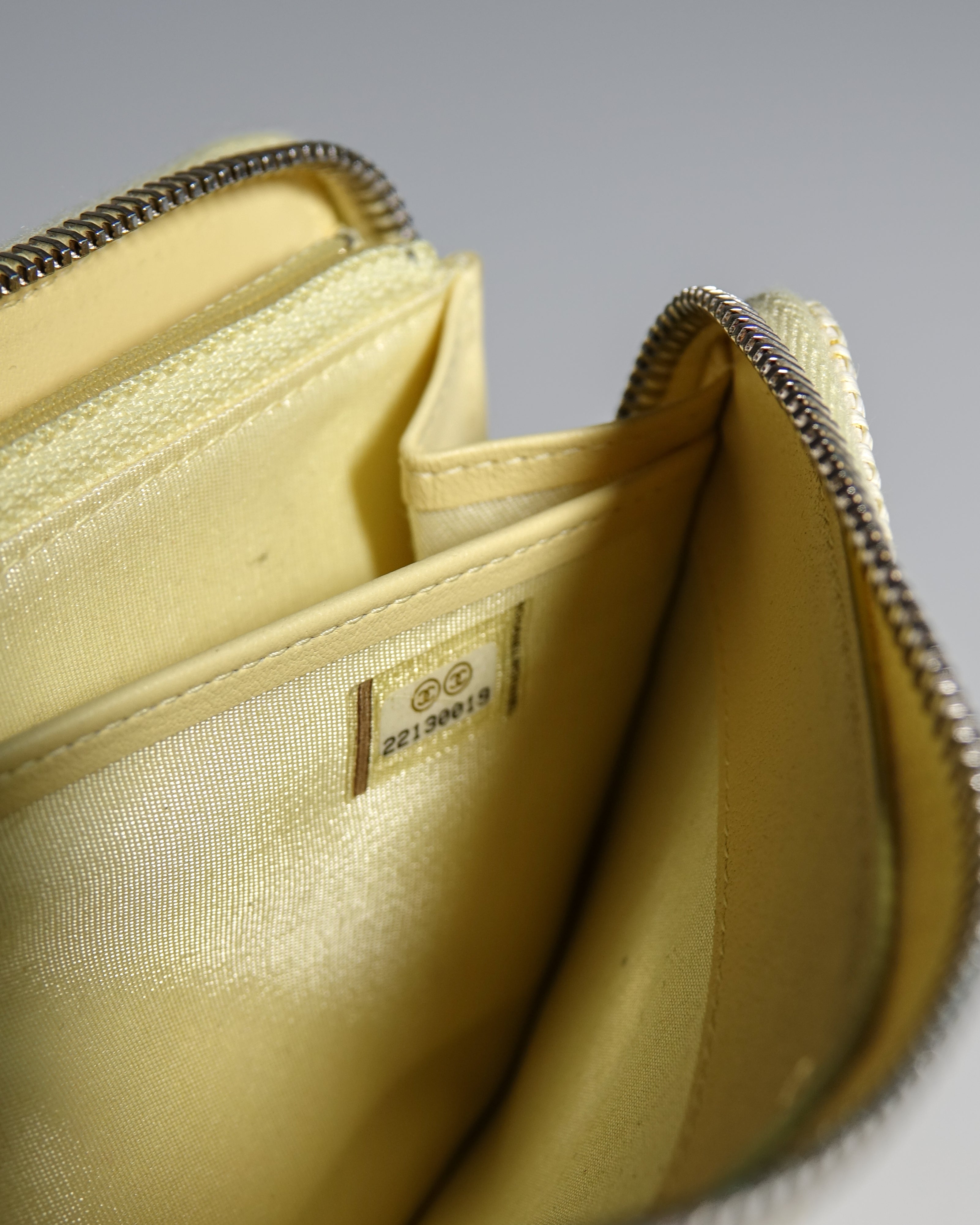 Portefeuille Deauville Jaune Chanel Lola Collective