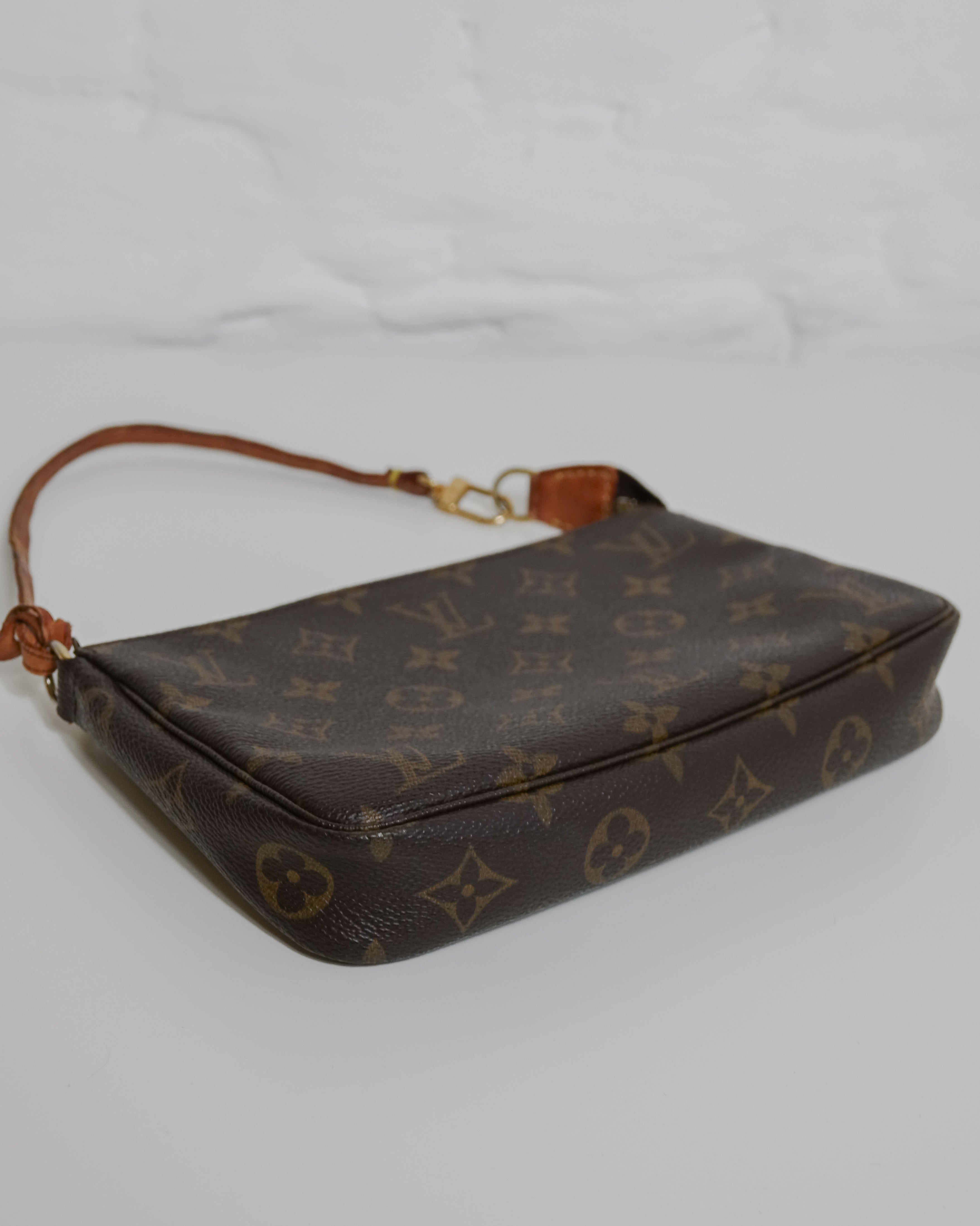 Sac Louis Vuitton Pochette accessoires monogram Lola Collective