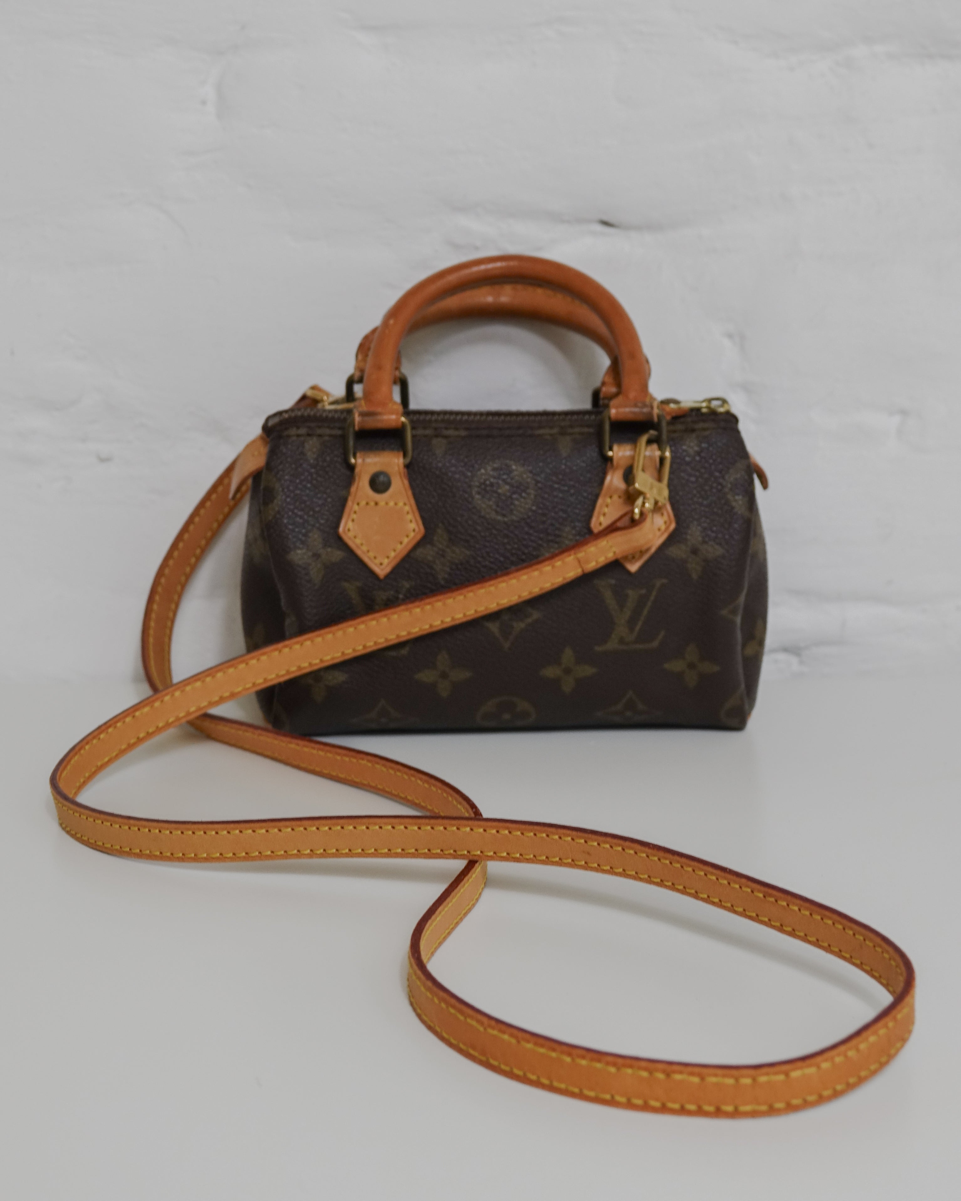 Sac Louis Vuitton Nano Speedy bandoulière cuir Lola Collective