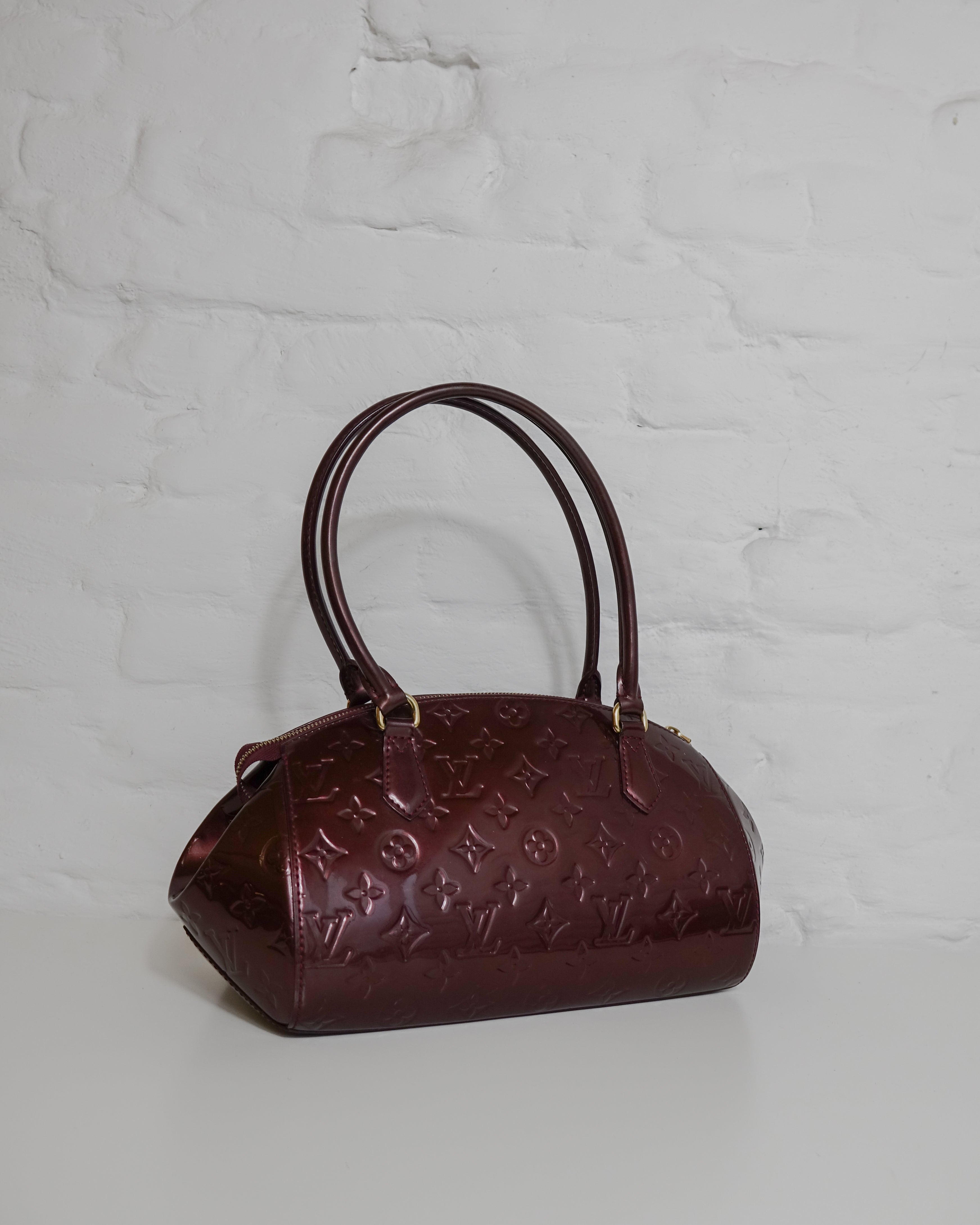 Sac Louis Vuitton Sherwood PM monogram vernis Rouge Lola Collective