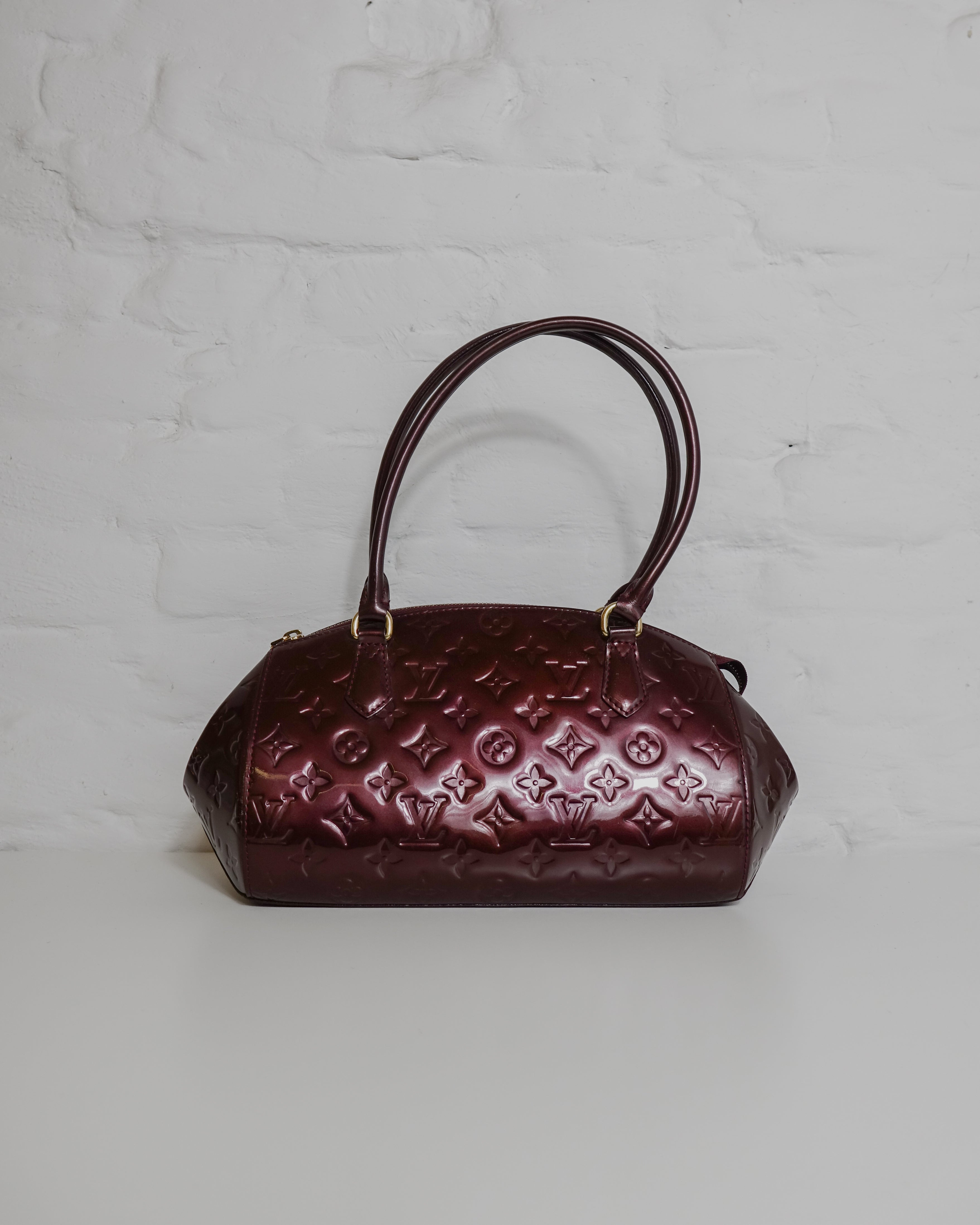 Sac Louis Vuitton Sherwood PM monogram vernis Rouge Lola Collective