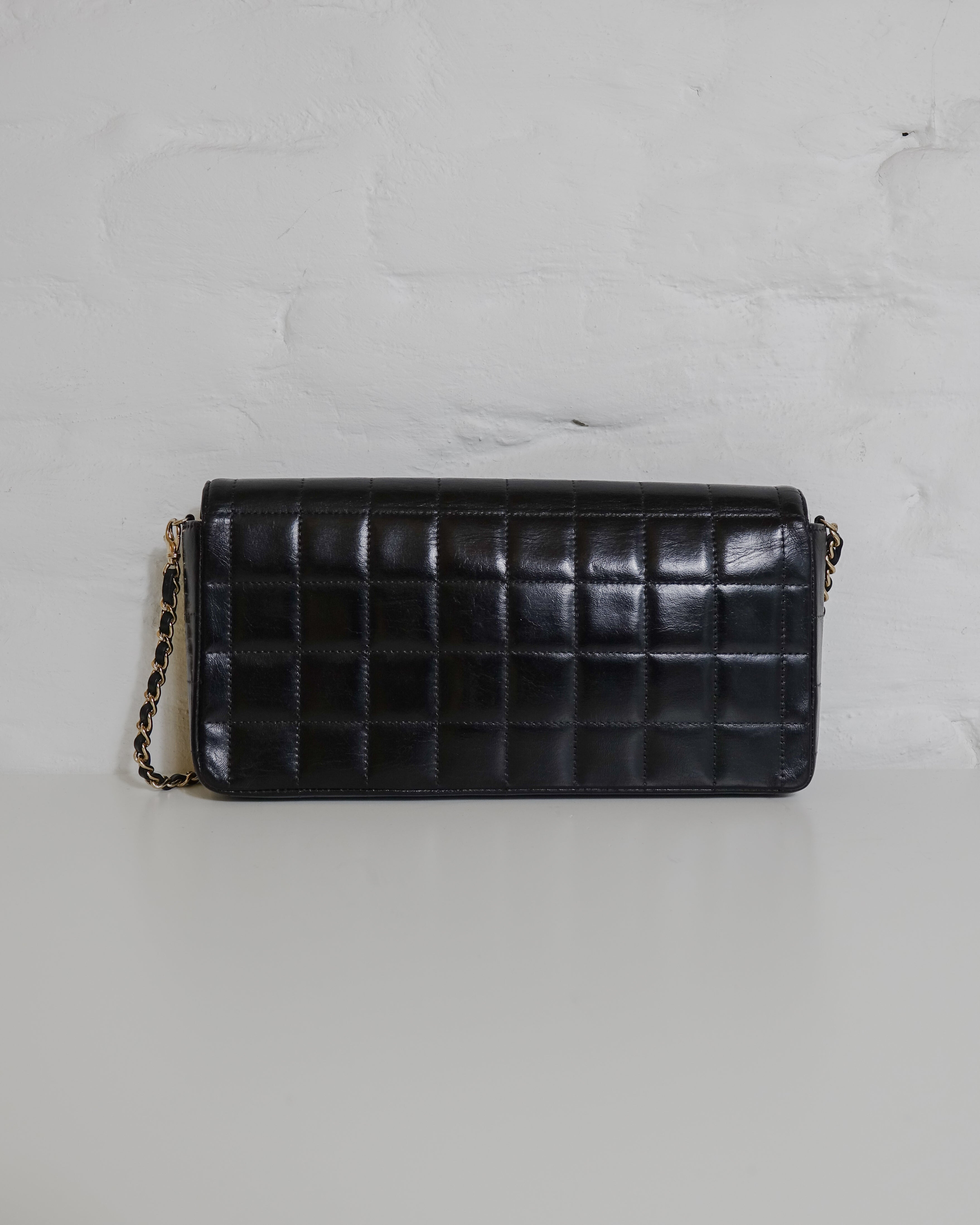 Sac Chocolate Bar en cuir noir Chanel Lola Collective