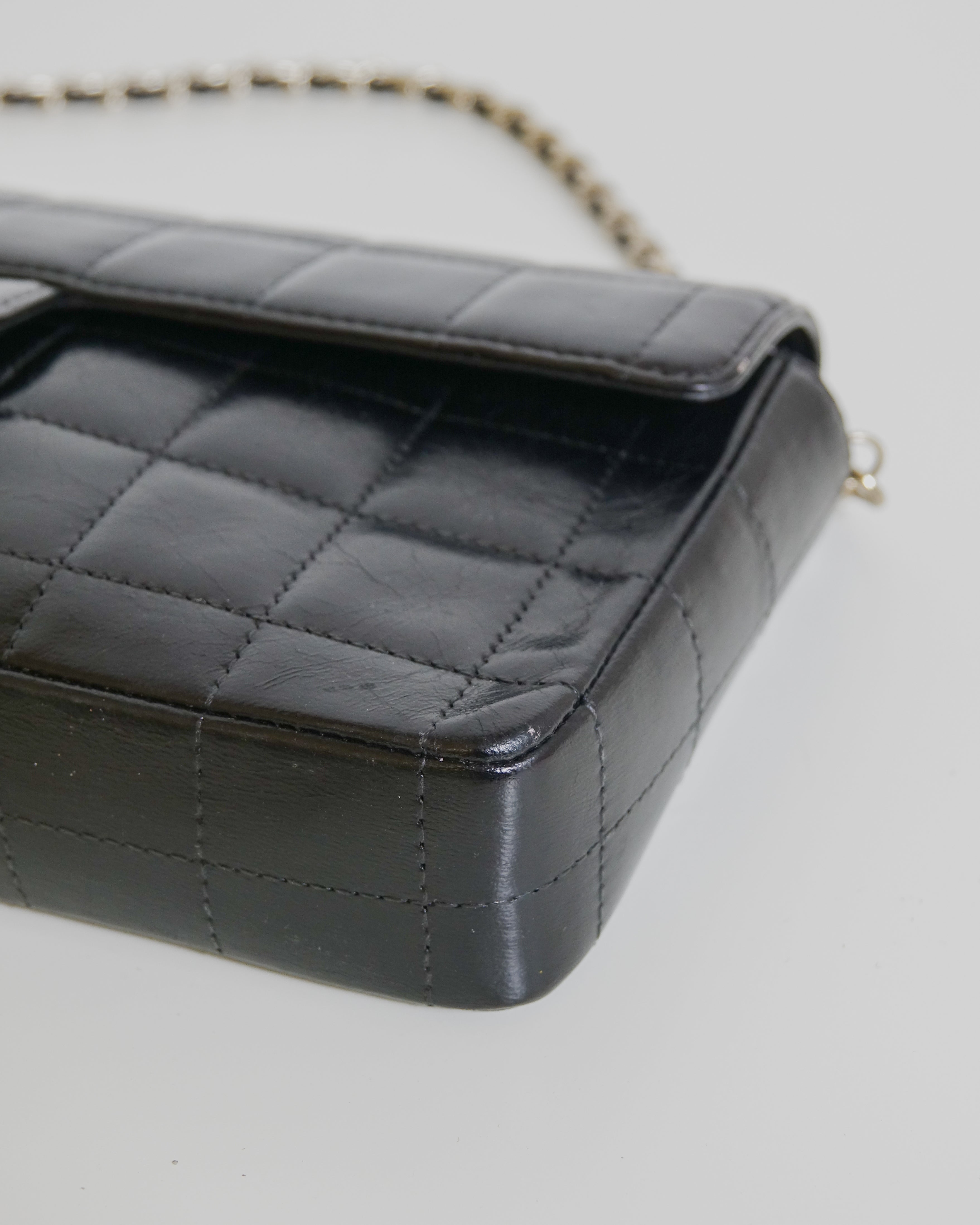 Sac Chocolate Bar en cuir noir Chanel Lola Collective