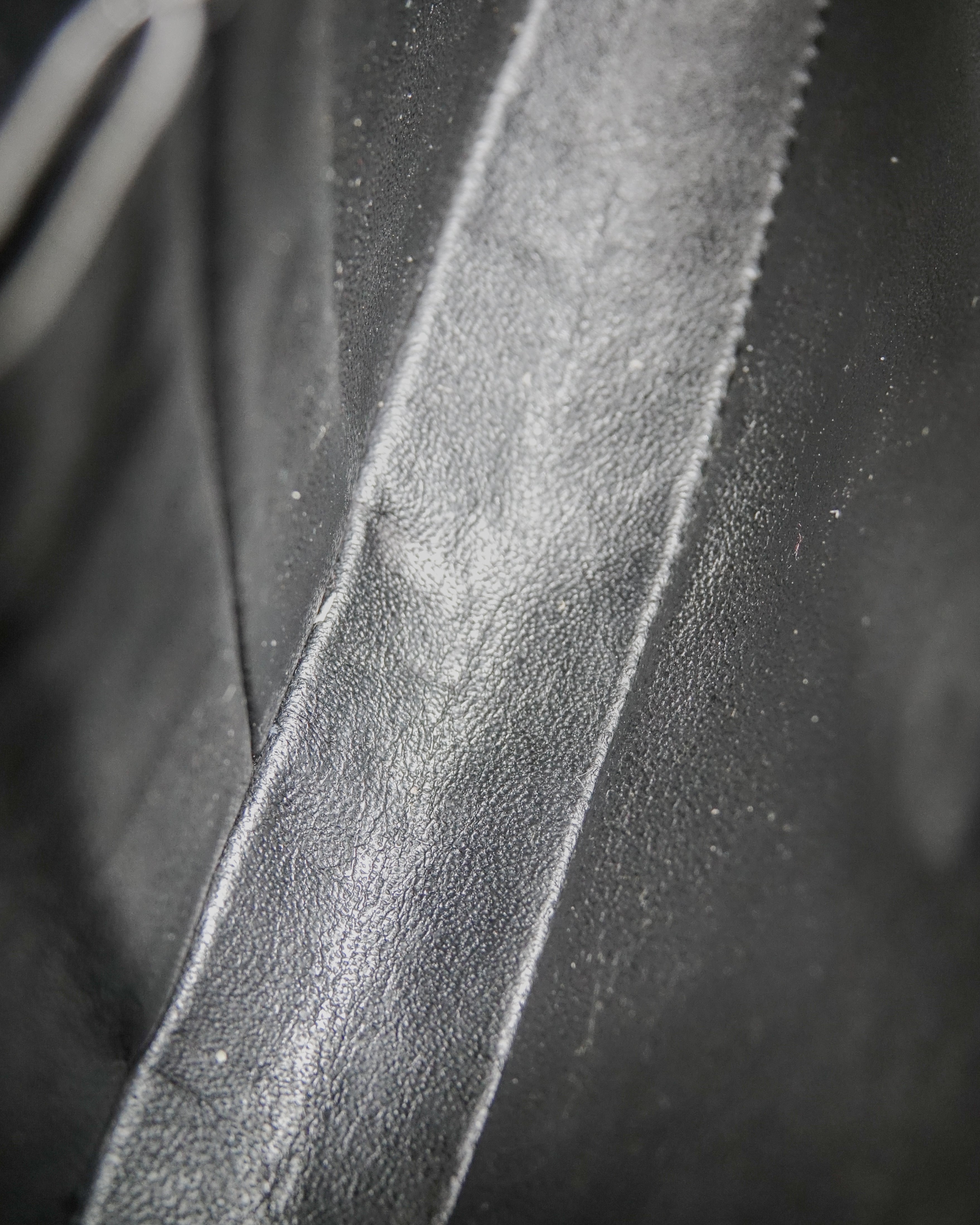 Sac Chocolate Bar en cuir noir Chanel Lola Collective