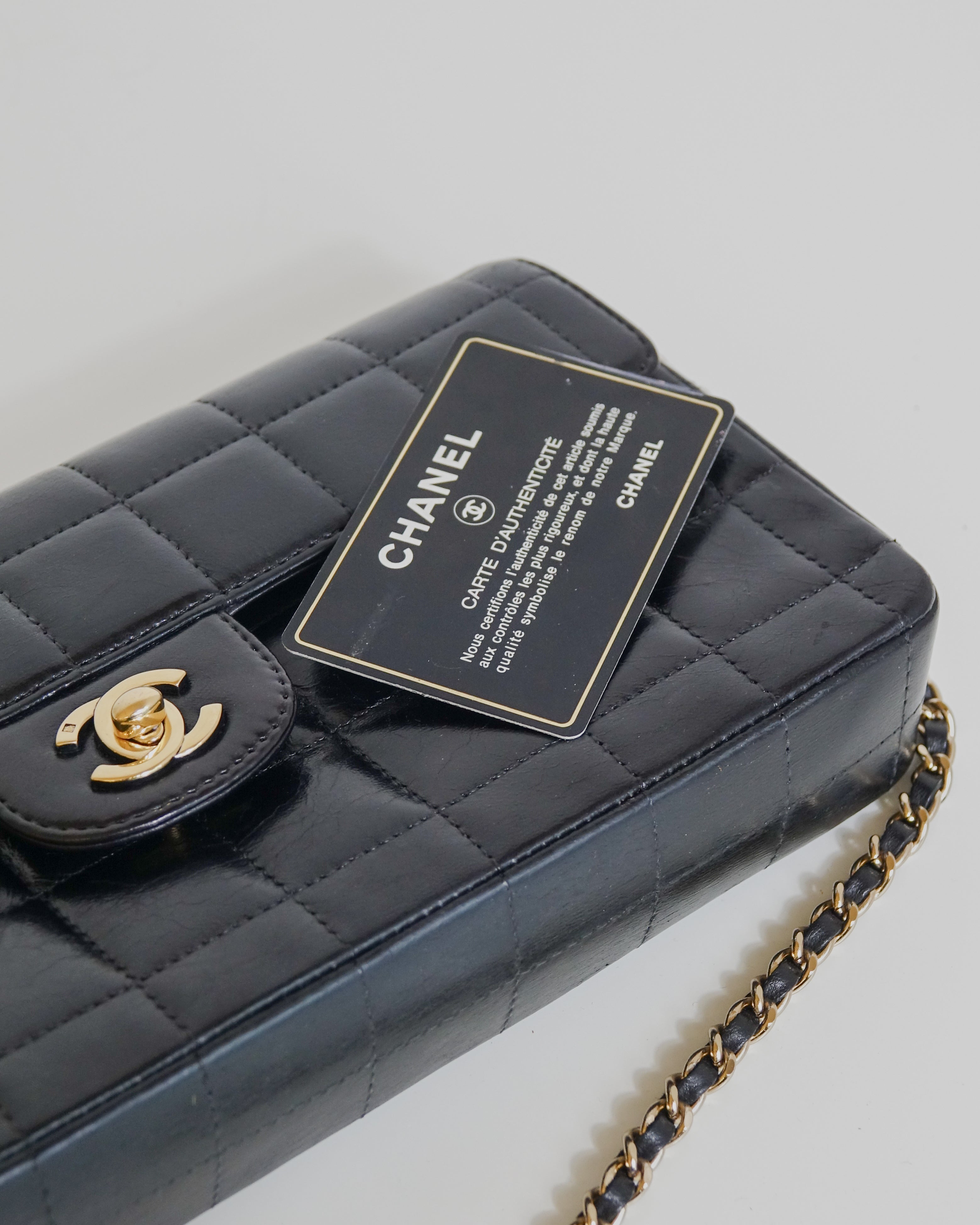 Sac Chocolate Bar en cuir noir Chanel Lola Collective