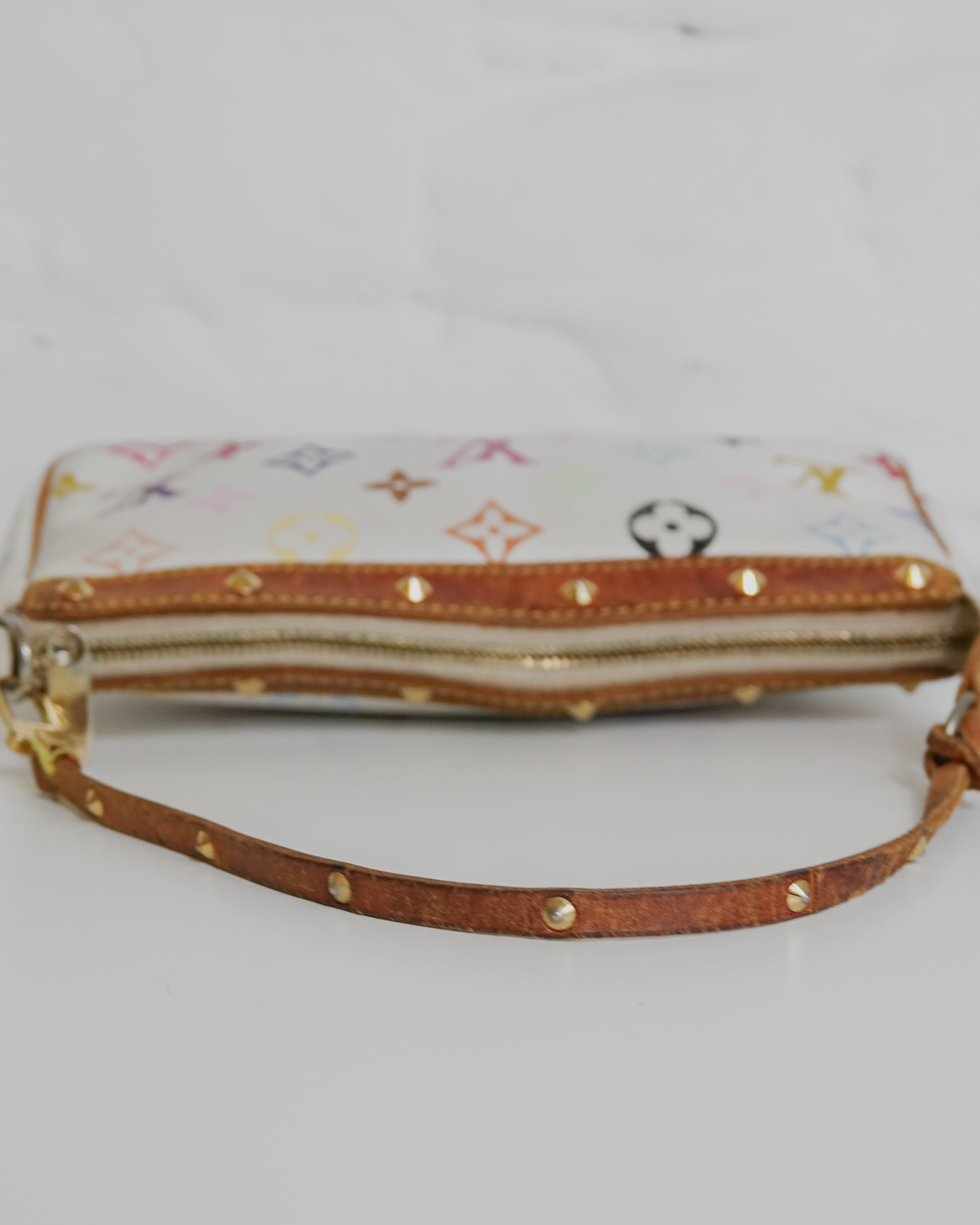 Pochette Accessoires Monogram Multicolore blanche Murakami Louis Vuitton Lola Collective