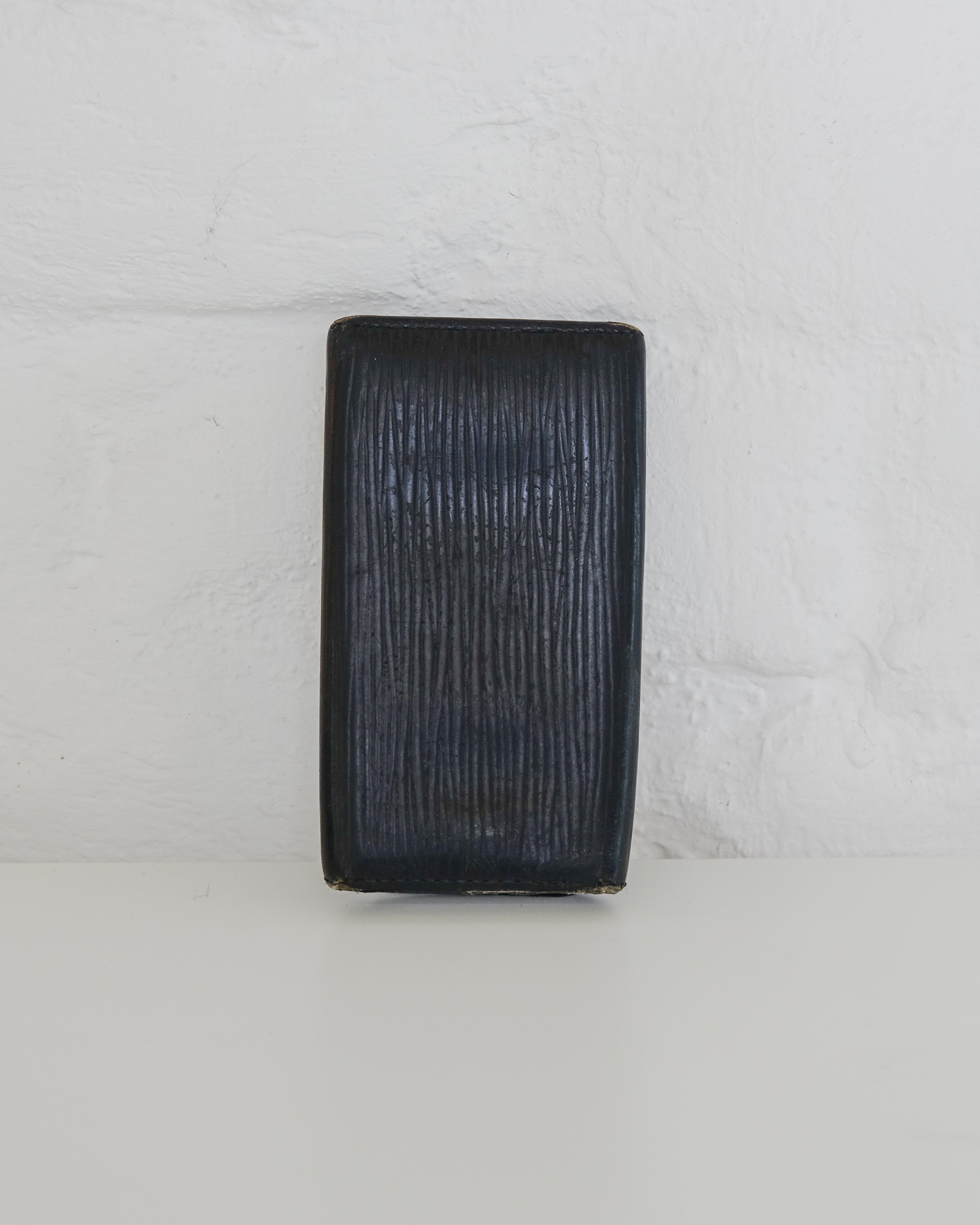 Louis Vuitton Porte carte cuir noir Lola collective