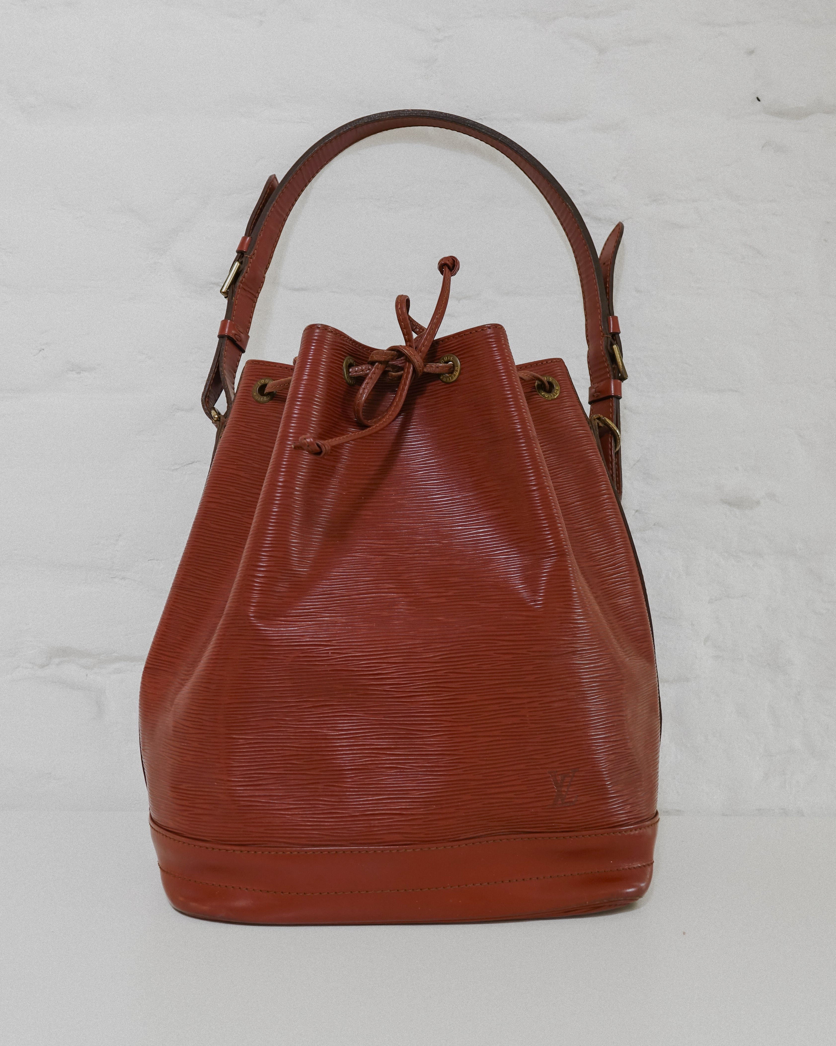 Louis Vuitton Noé GM épi marron Lola Collective