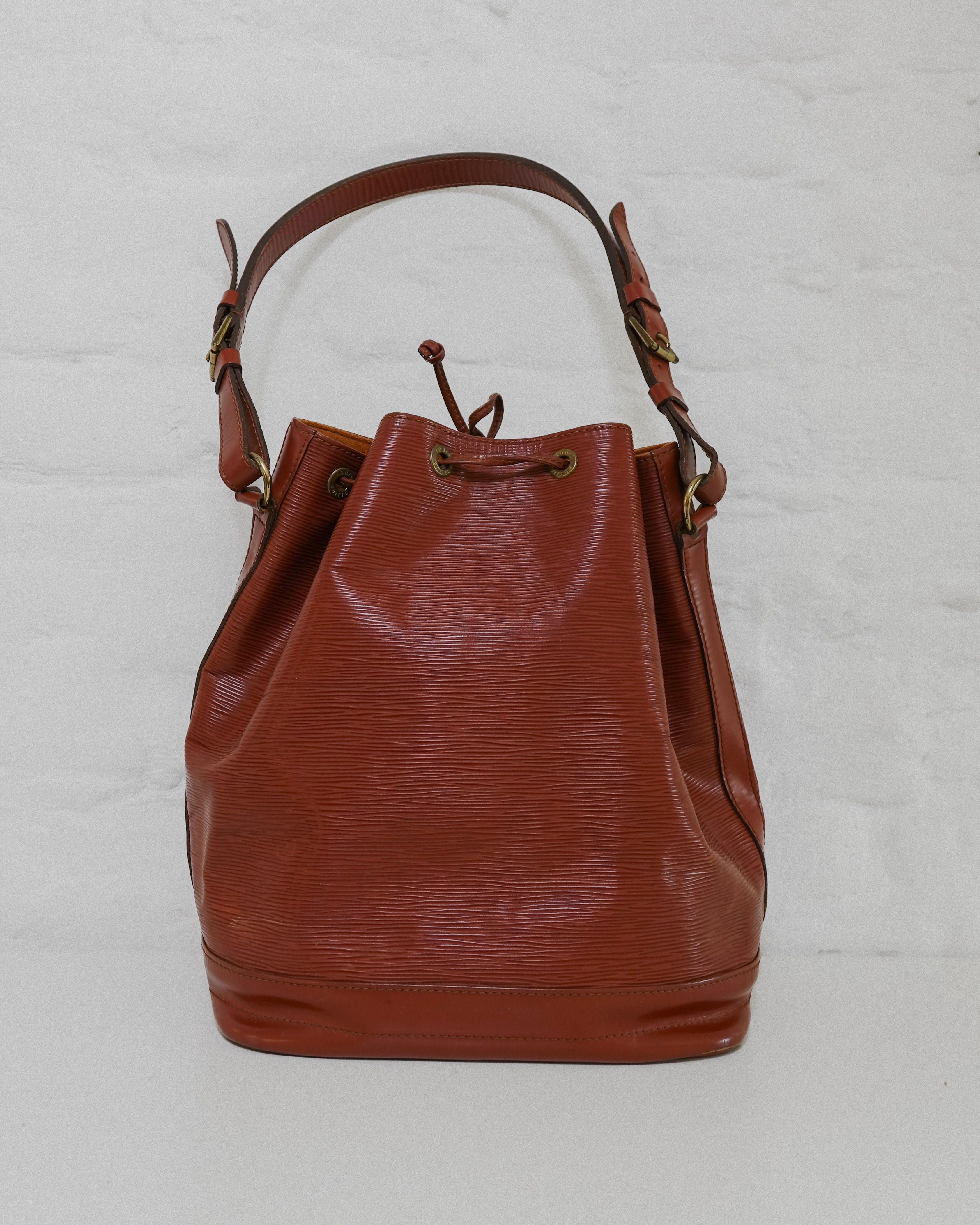 Louis Vuitton Noé GM épi marron Lola Collective