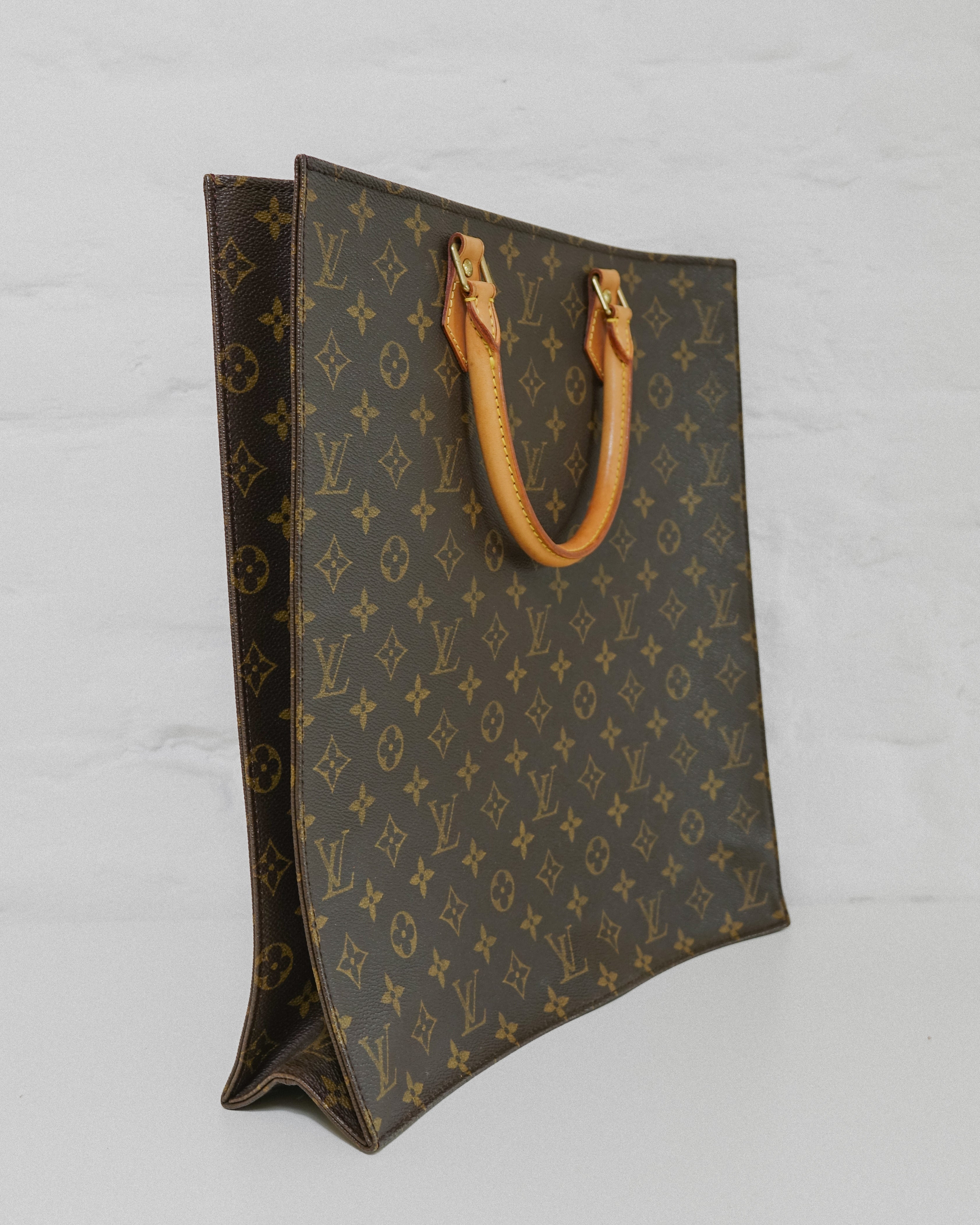 Louis Vuitton Le plat GM monogram Lola collective