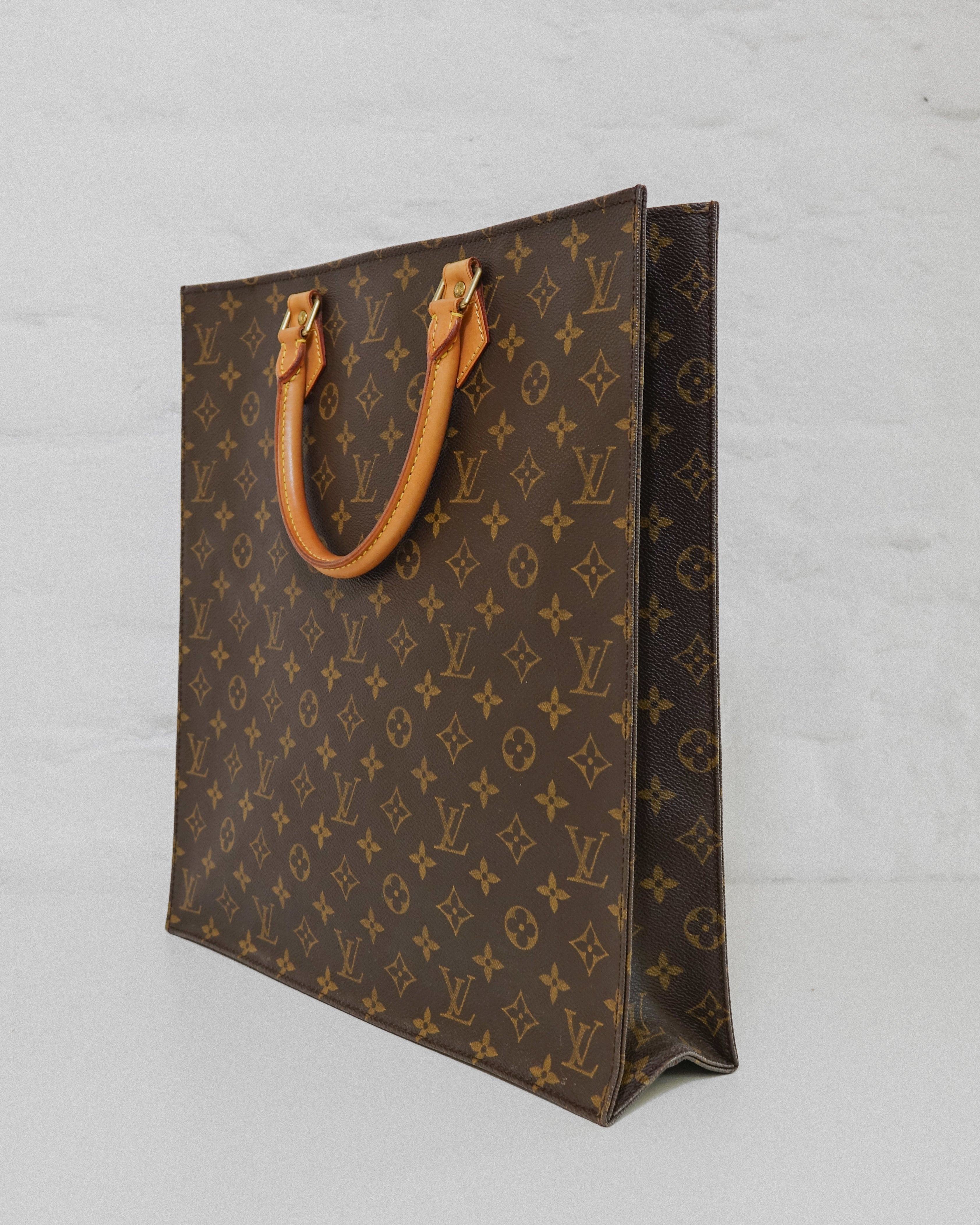 Louis Vuitton Le plat GM monogram Lola collective