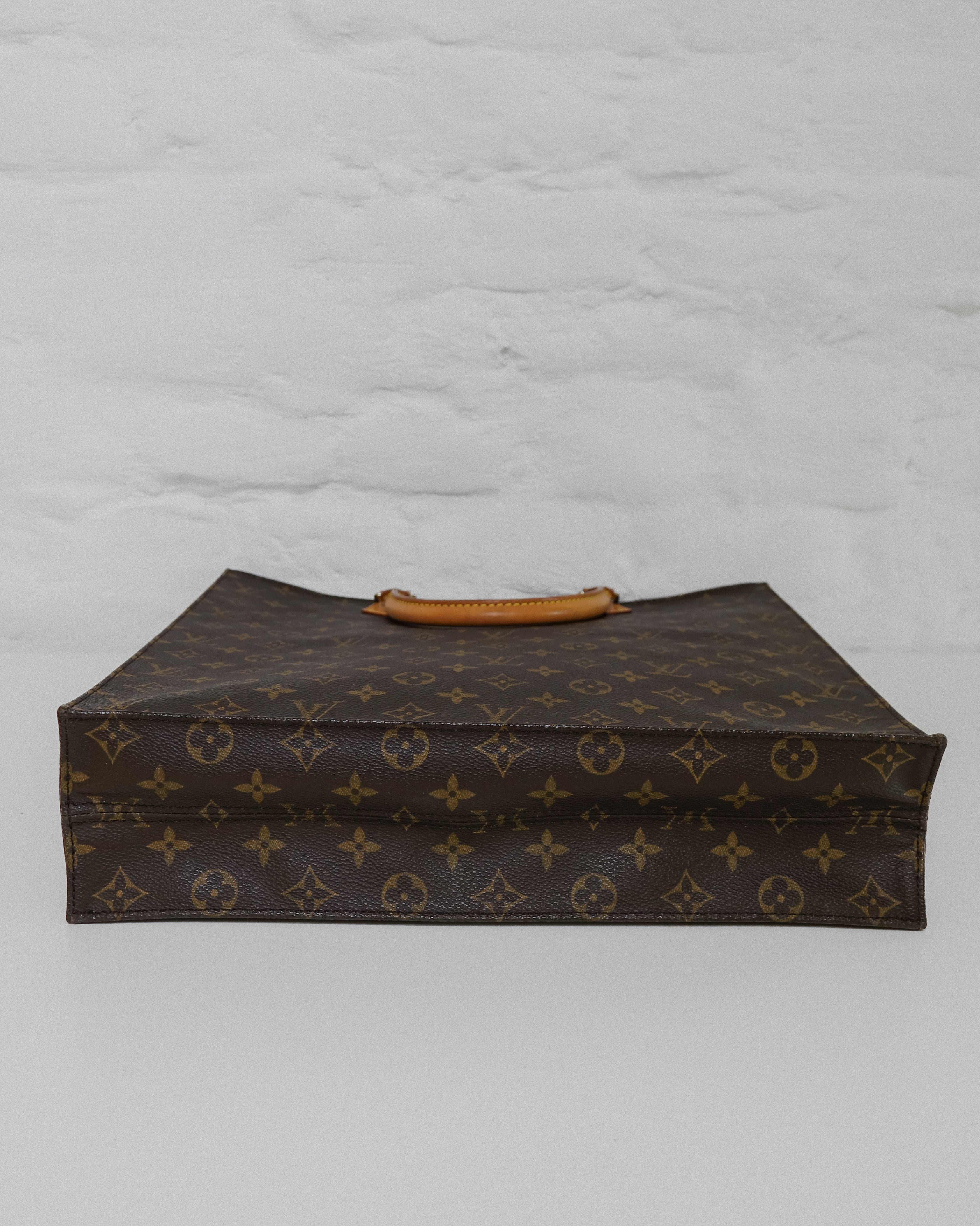 Louis Vuitton Le plat GM monogram Lola collective