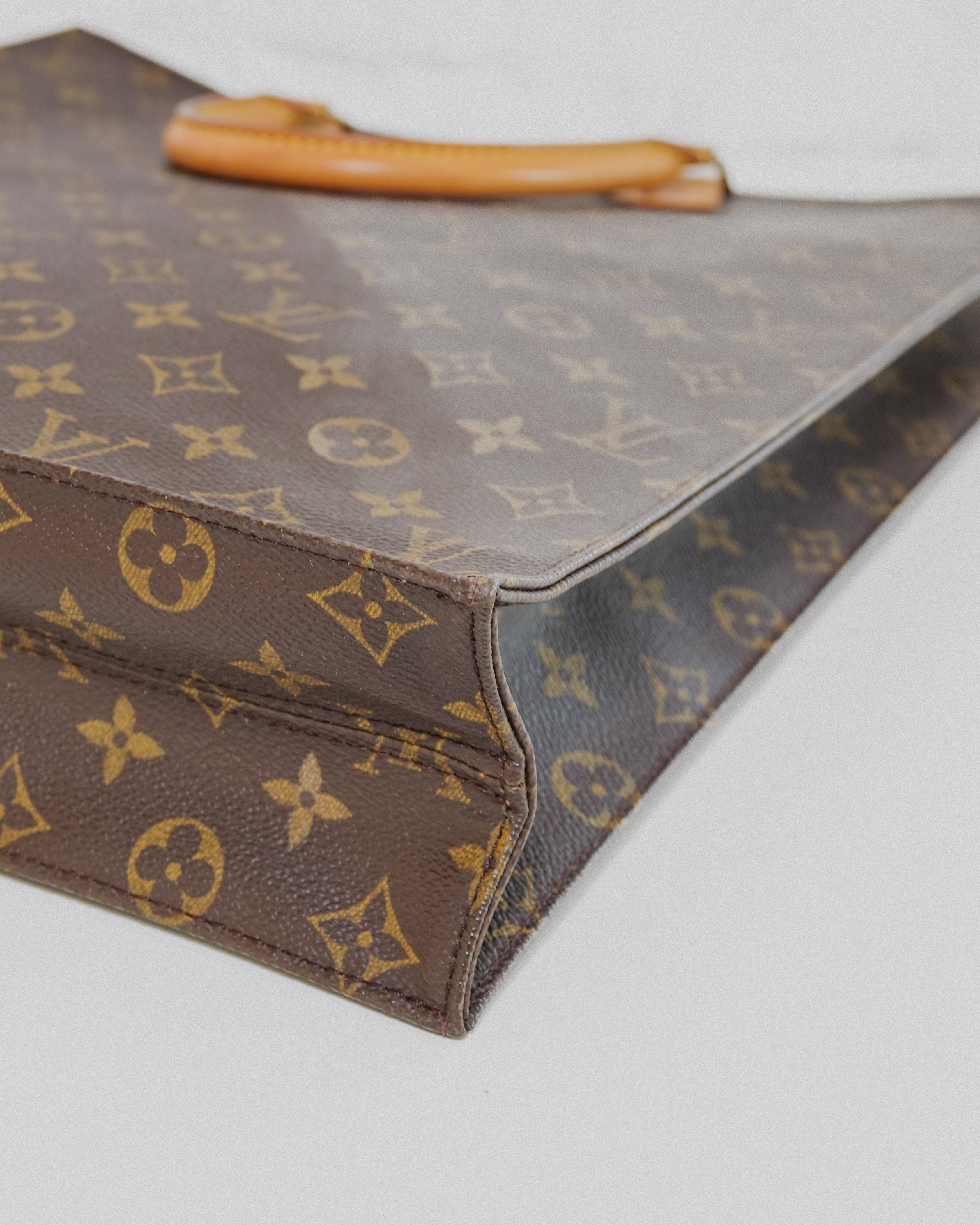 Louis Vuitton Le plat GM monogram Lola collective