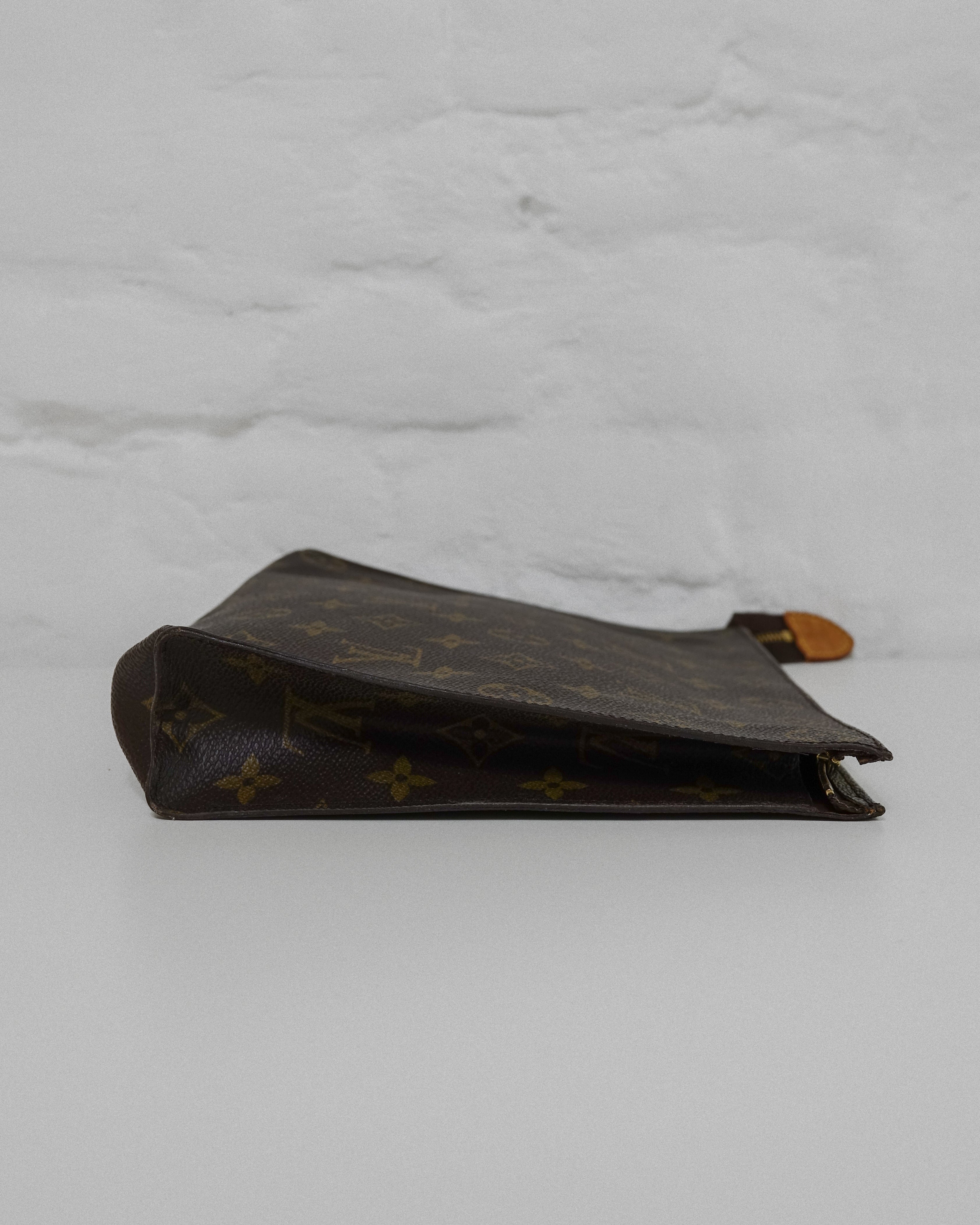 Louis Vuitton Trousse de toilette 26 monogram Lola collective