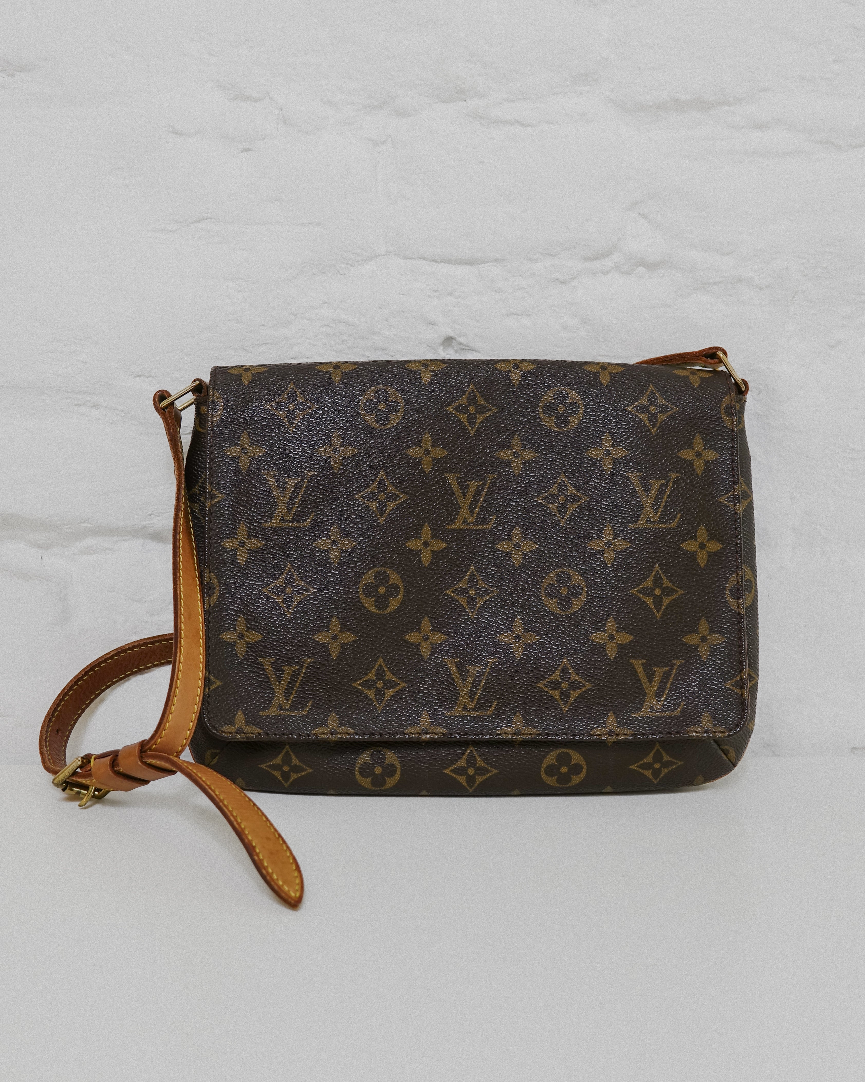 Louis Vuitton Sac monogram épaule Lola collective