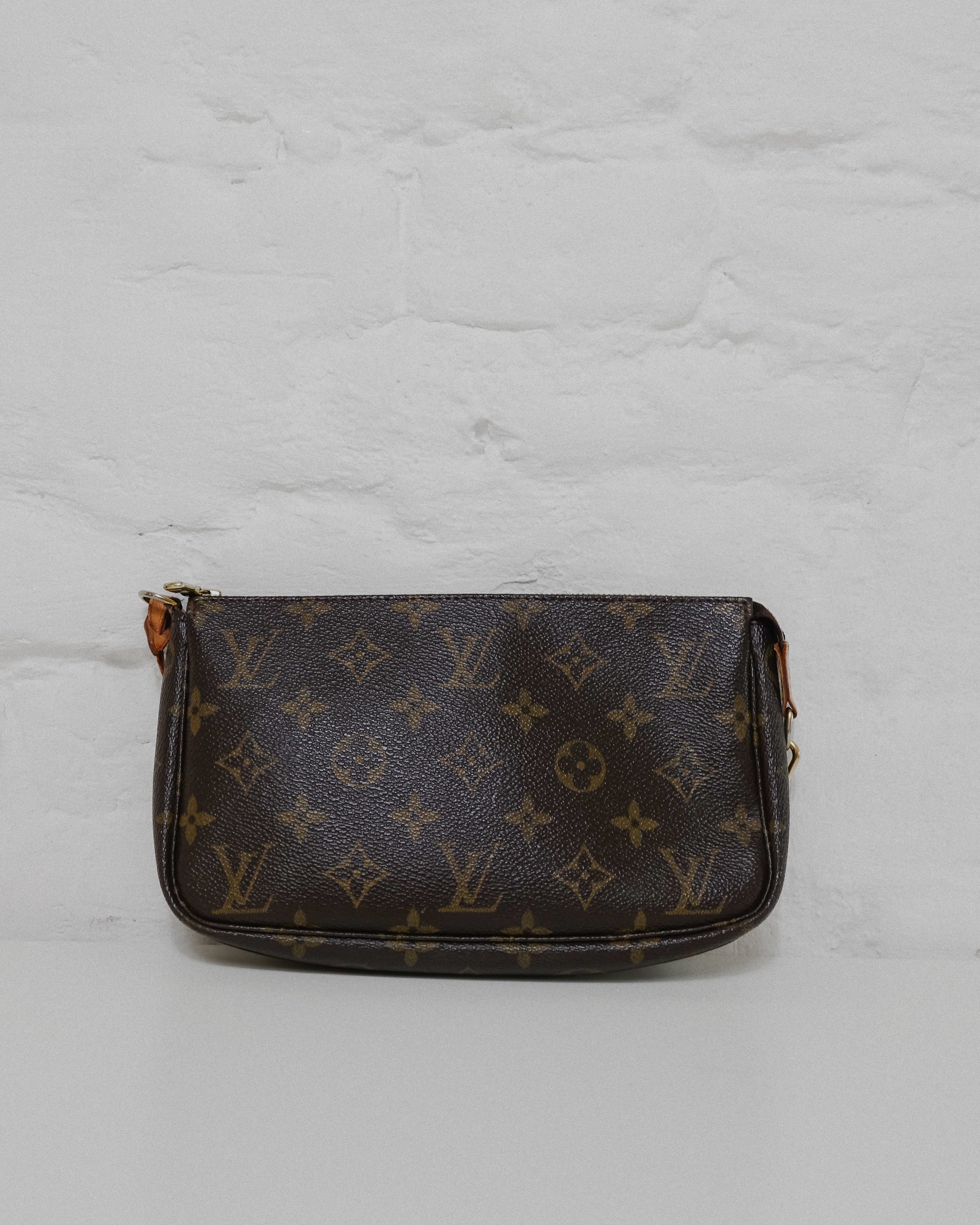 Louis Vuitton Pochette accessoires monogram Lola collective
