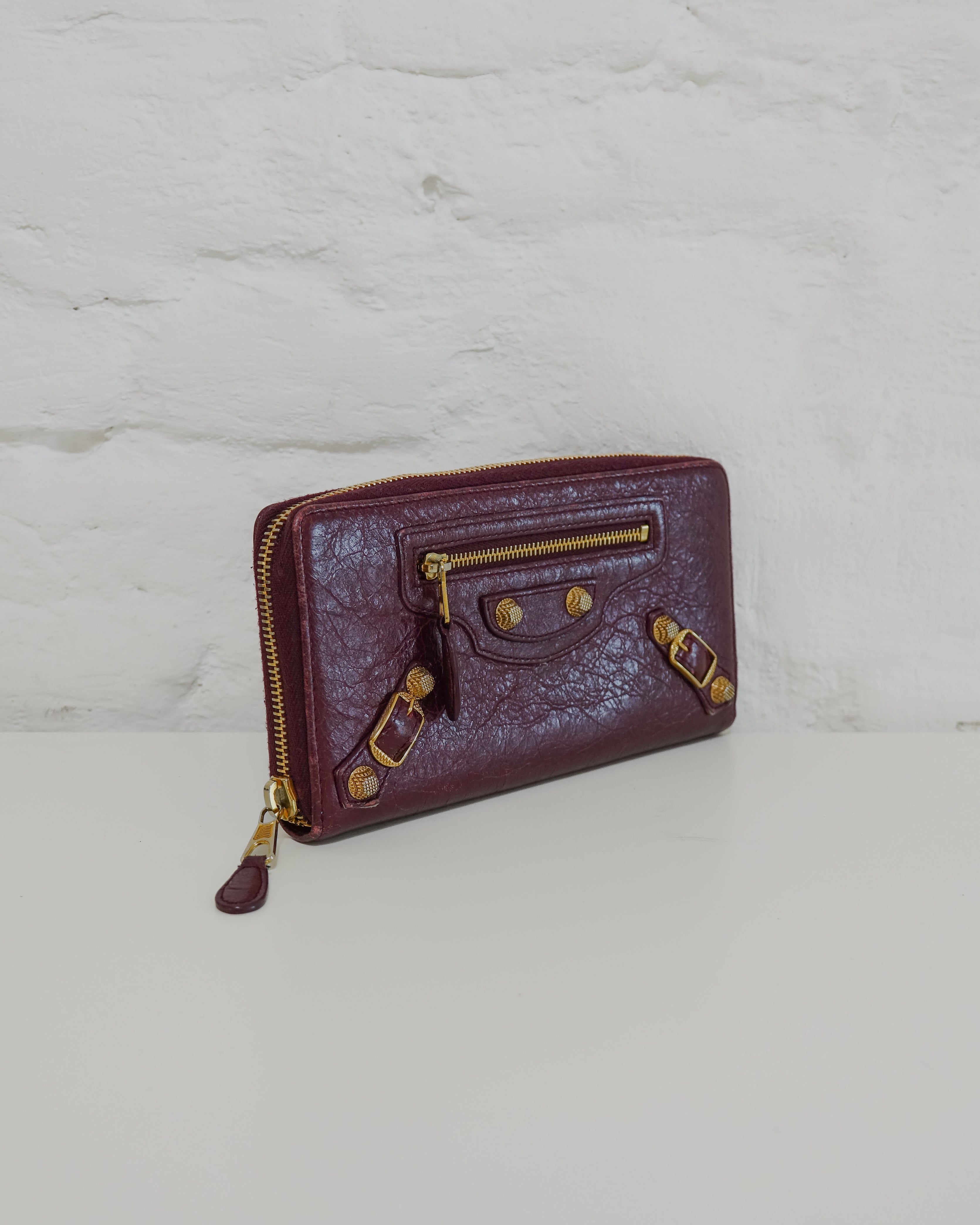 Balanciaga portefeuille mauve Lola Collective