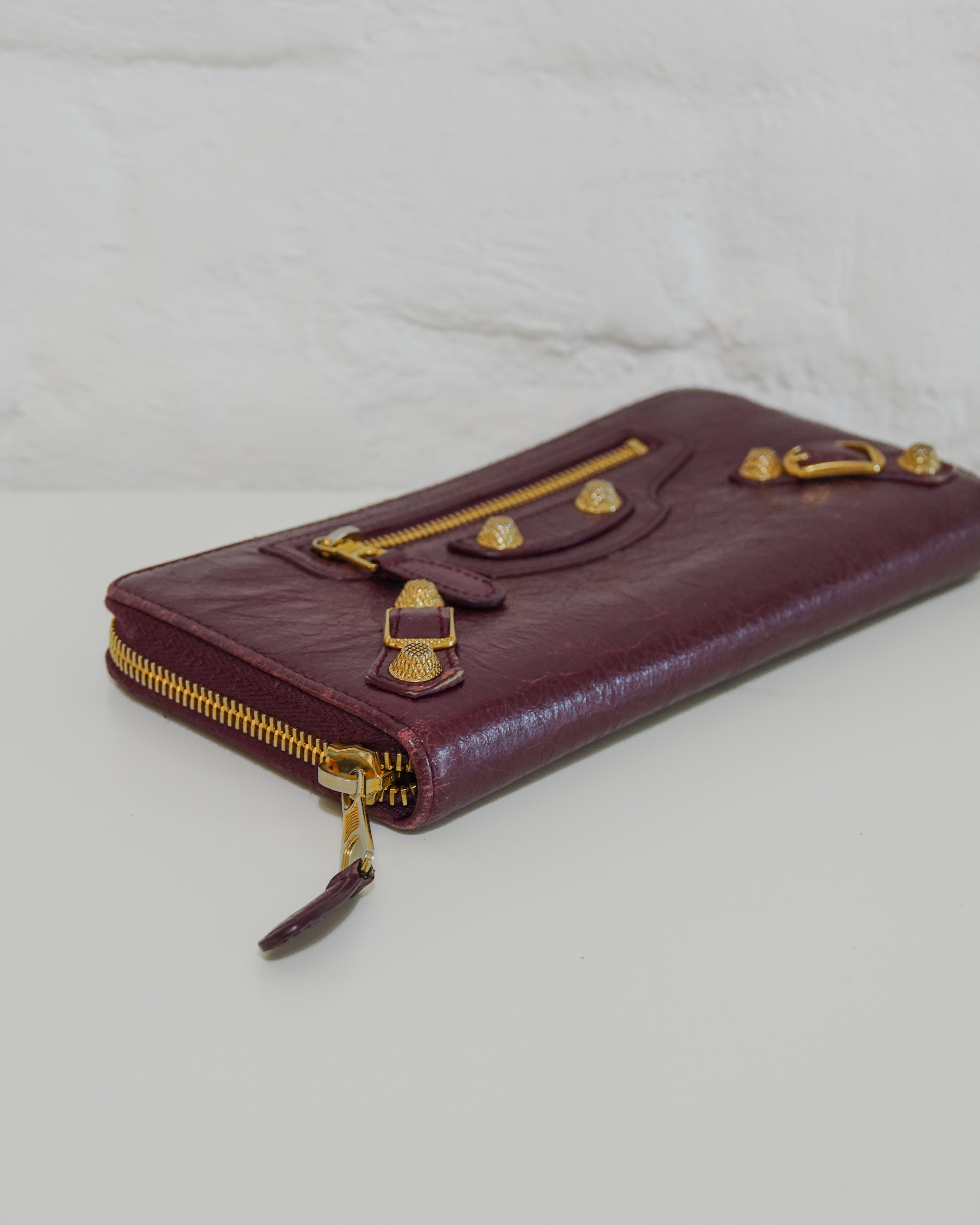 Balanciaga portefeuille mauve Lola Collective