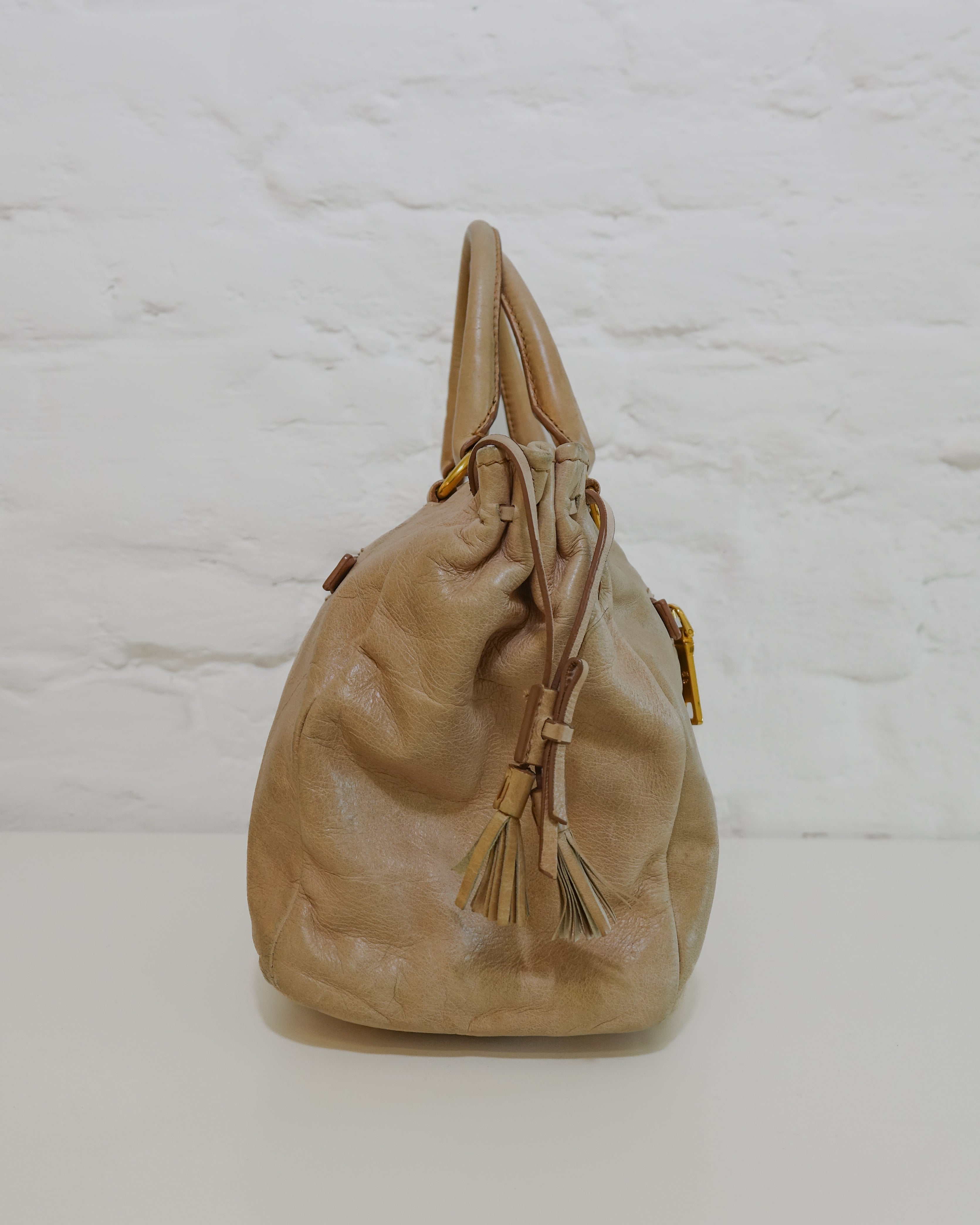 Prada bauletto beige Lola Collective