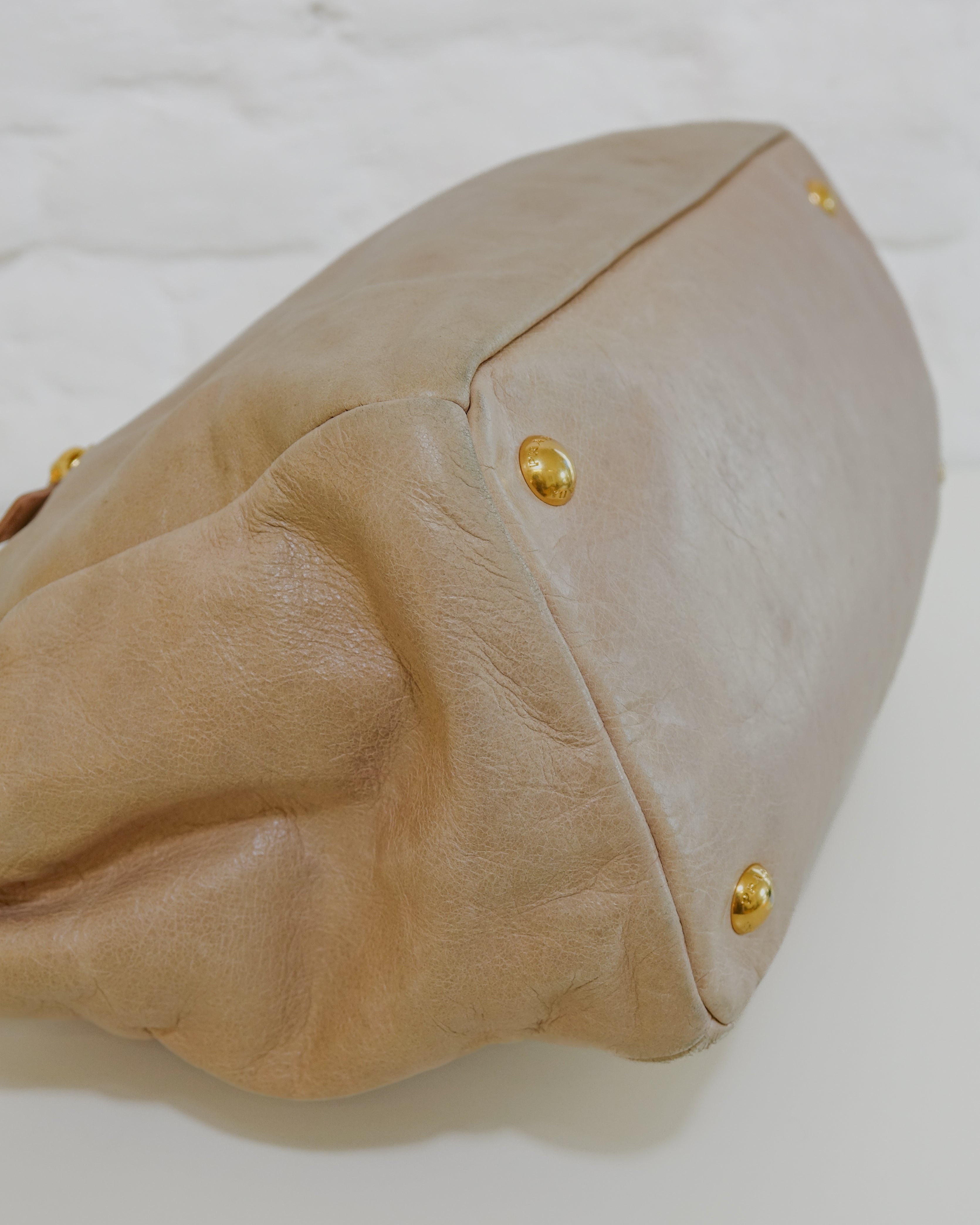 Prada bauletto beige Lola Collective