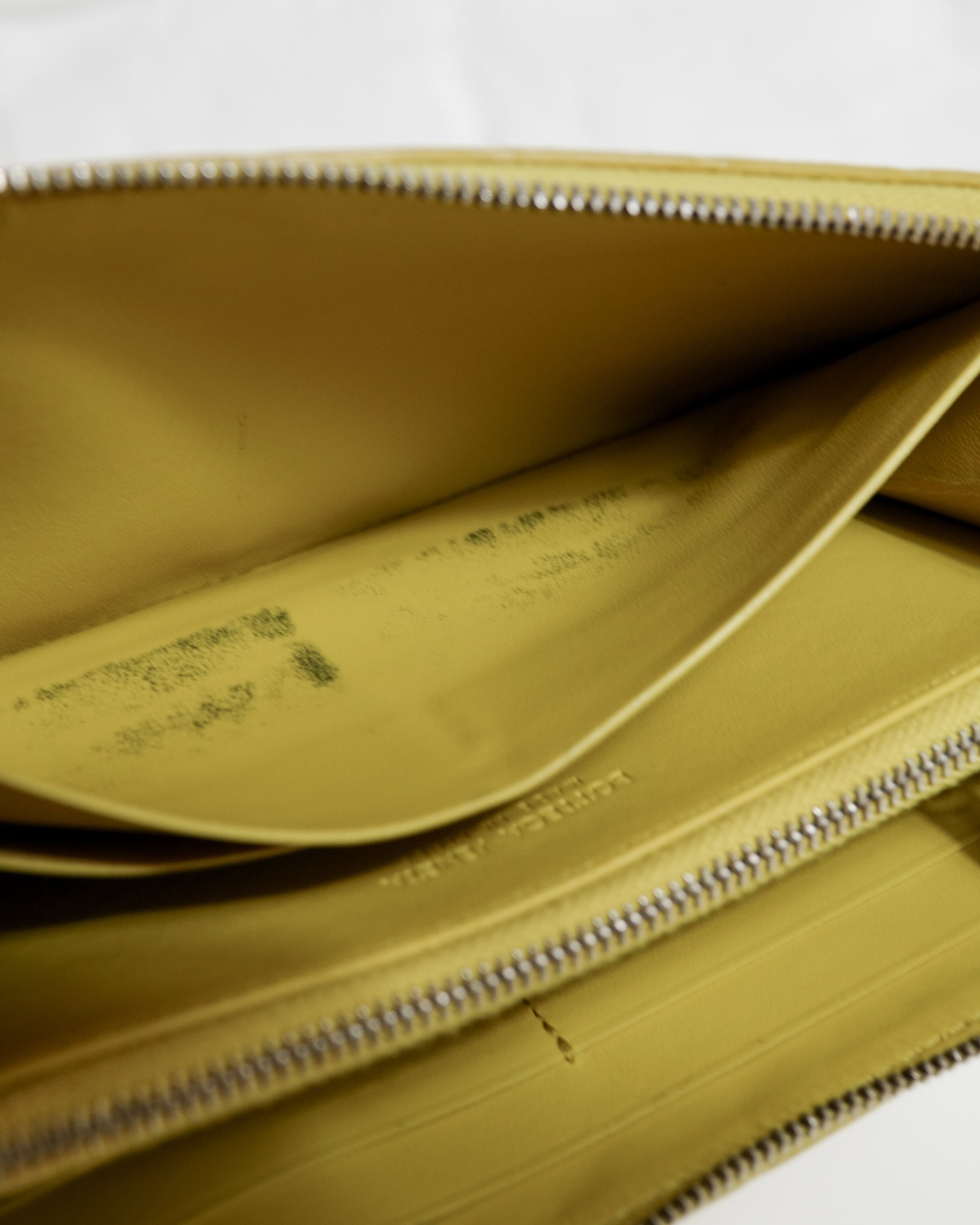 Portefeuille long Bottega Veneta Intrecciato Jaune Lola Collective