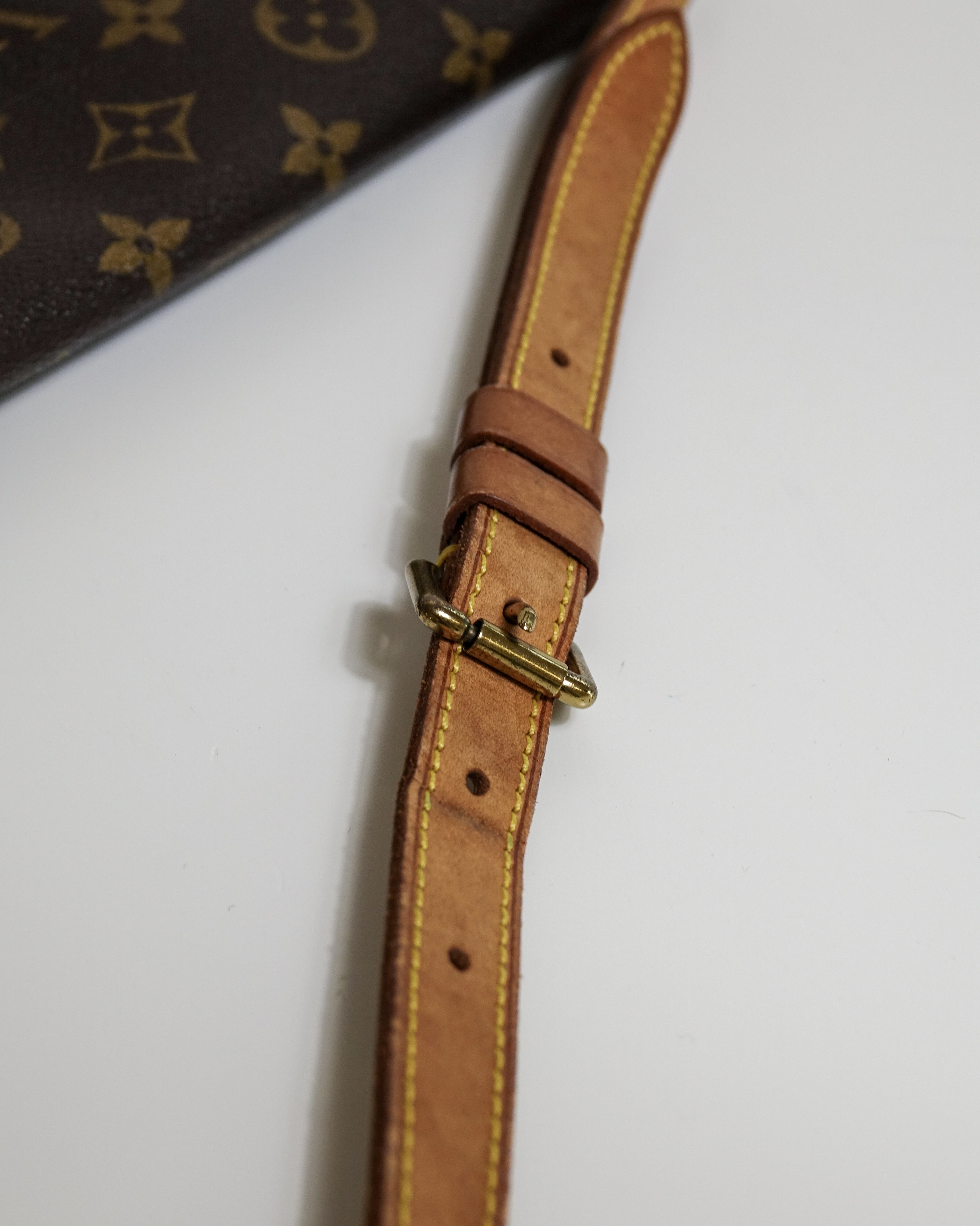 Louis Vuitton Sac monogram épaule Lola collective